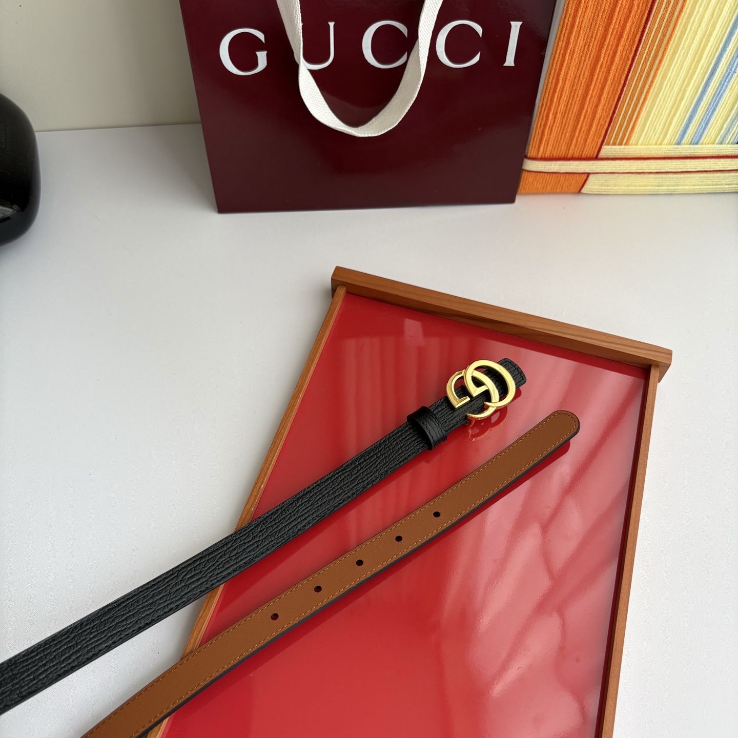 Gucci 经典原单品质，原版小牛皮搭配平纹底，纯铜精品挂扣，两面可用，细节看图，实物拍摄，高端奢华，宽
