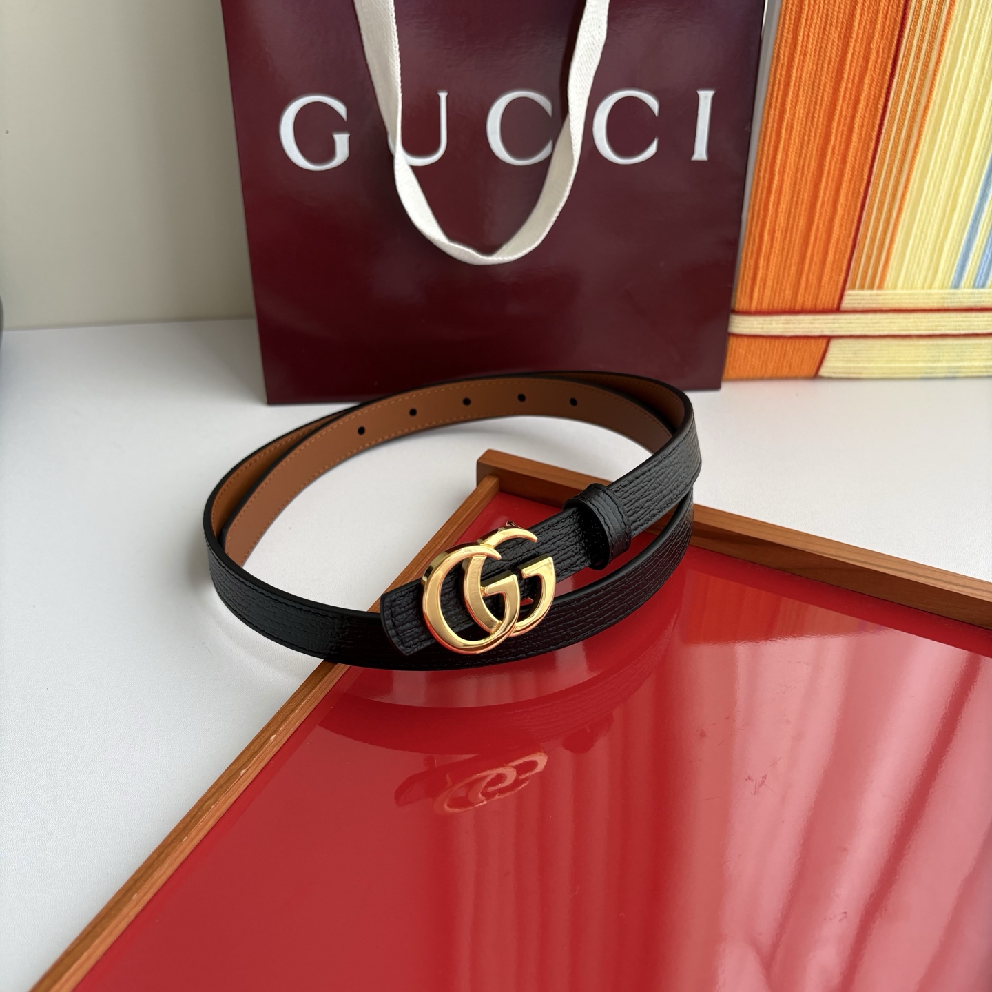 Gucci 经典原单品质，原版小牛皮搭配平纹底，纯铜精品挂扣，两面可用，细节看图，实物拍摄，高端奢华，宽