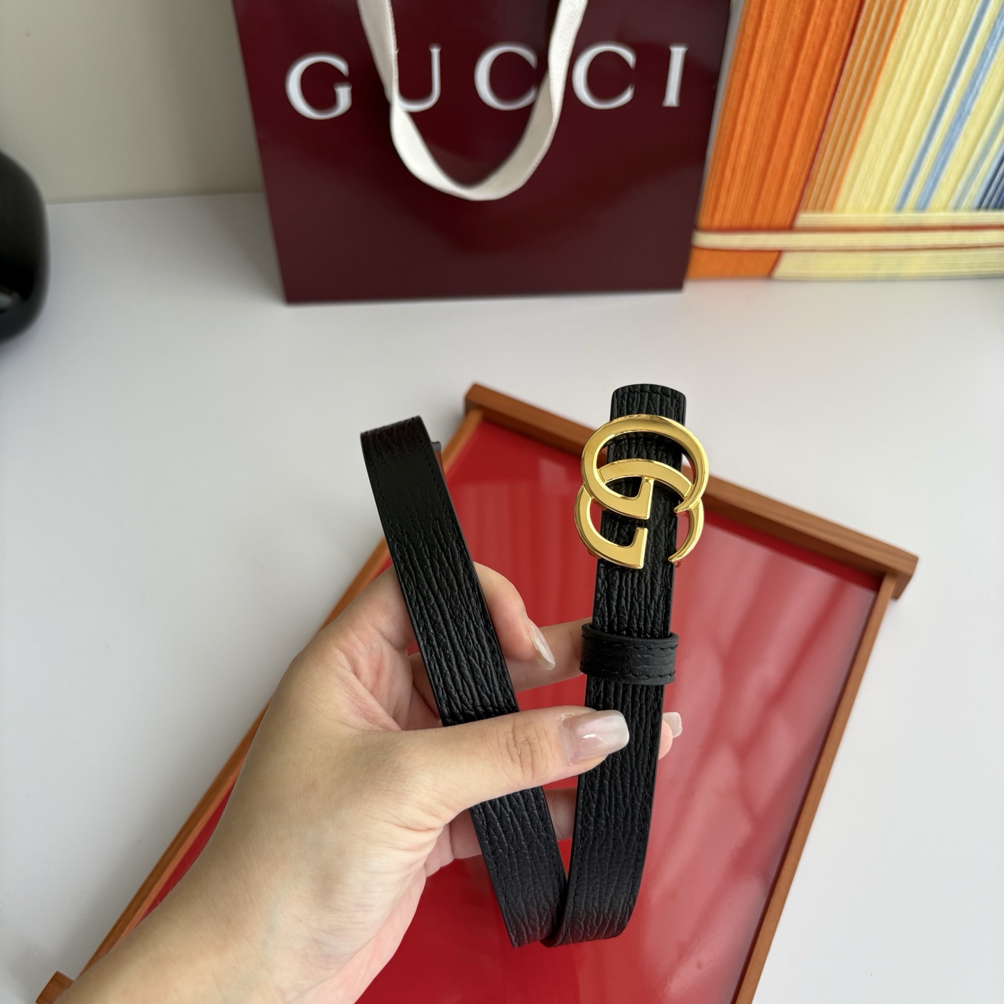 Gucci 经典原单品质，原版小牛皮搭配平纹底，纯铜精品挂扣，两面可用，细节看图，实物拍摄，高端奢华，宽