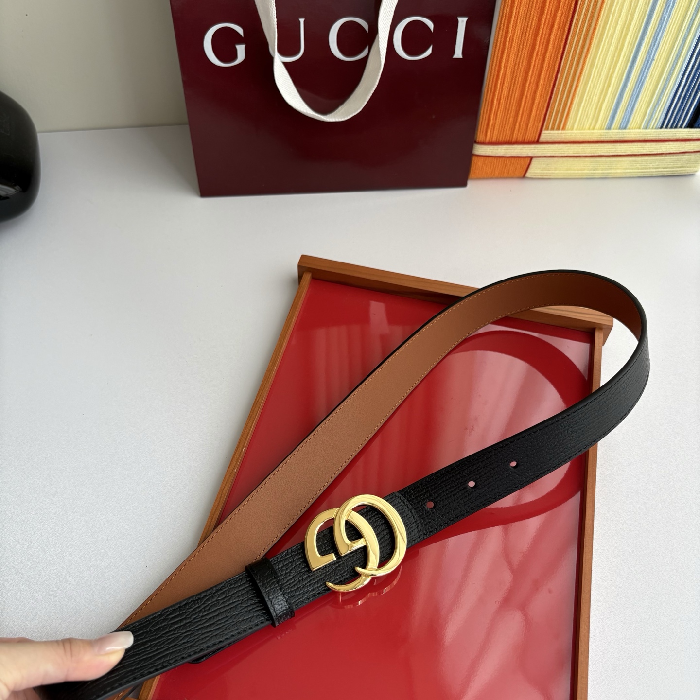 Gucci 经典原单品质，原版小牛皮搭配平纹底，纯铜精品挂扣，两面可用，细节看图，实物拍摄，高端奢华，宽