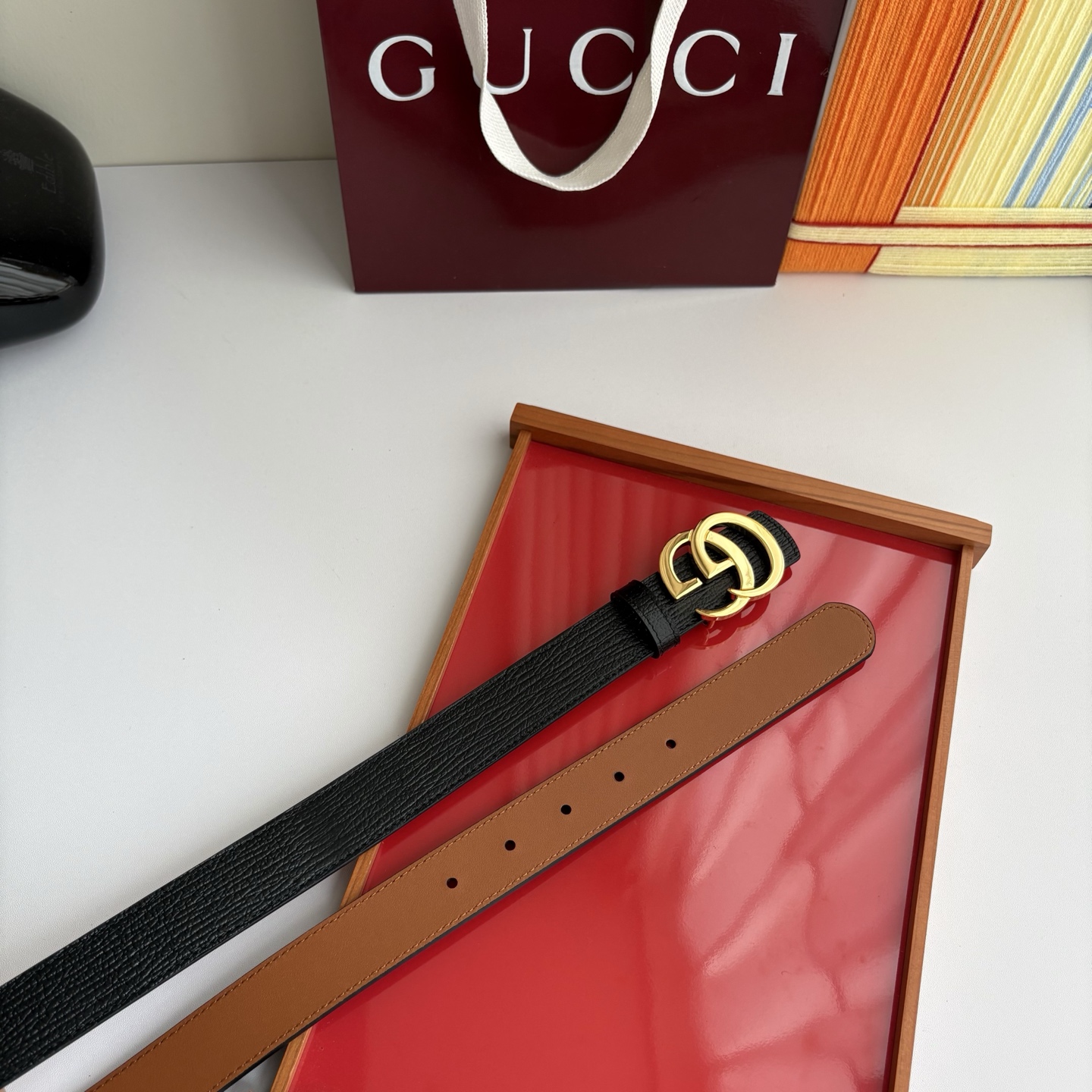 Gucci 经典原单品质，原版小牛皮搭配平纹底，纯铜精品挂扣，两面可用，细节看图，实物拍摄，高端奢华，宽