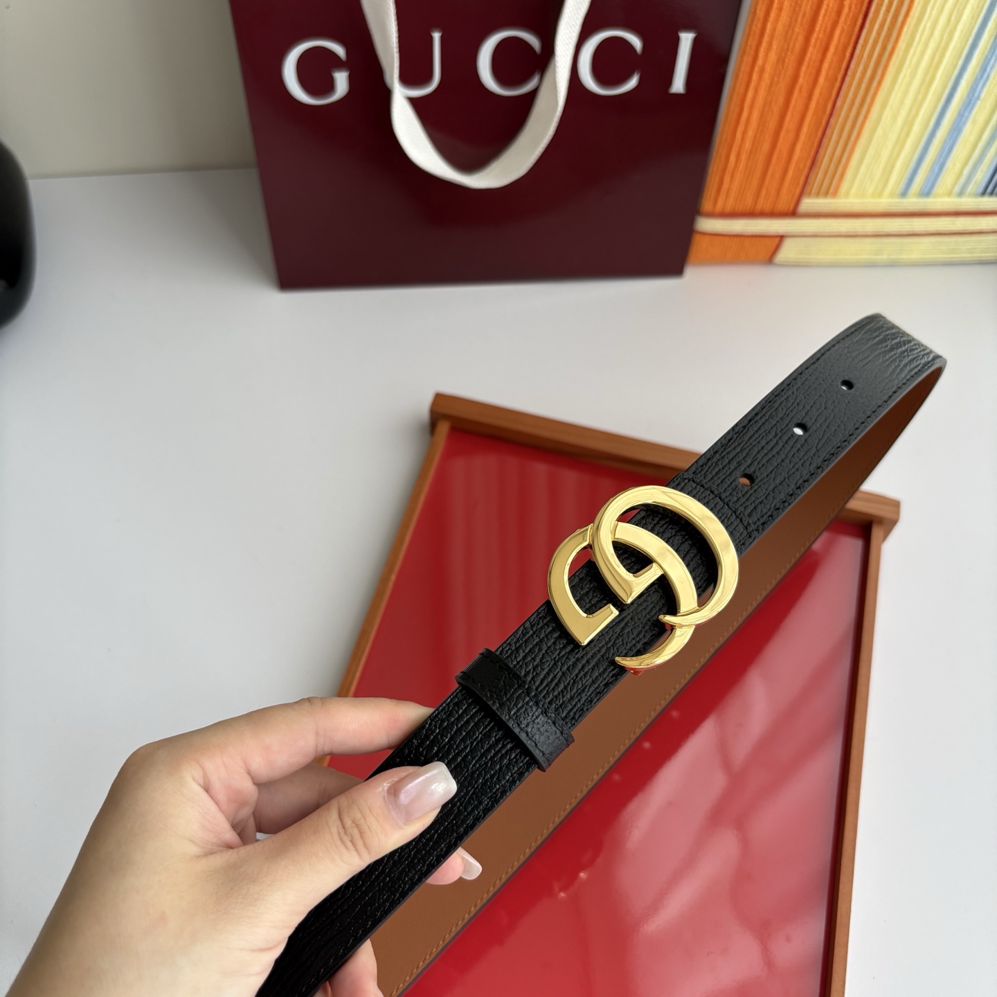 Gucci 经典原单品质，原版小牛皮搭配平纹底，纯铜精品挂扣，两面可用，细节看图，实物拍摄，高端奢华，宽