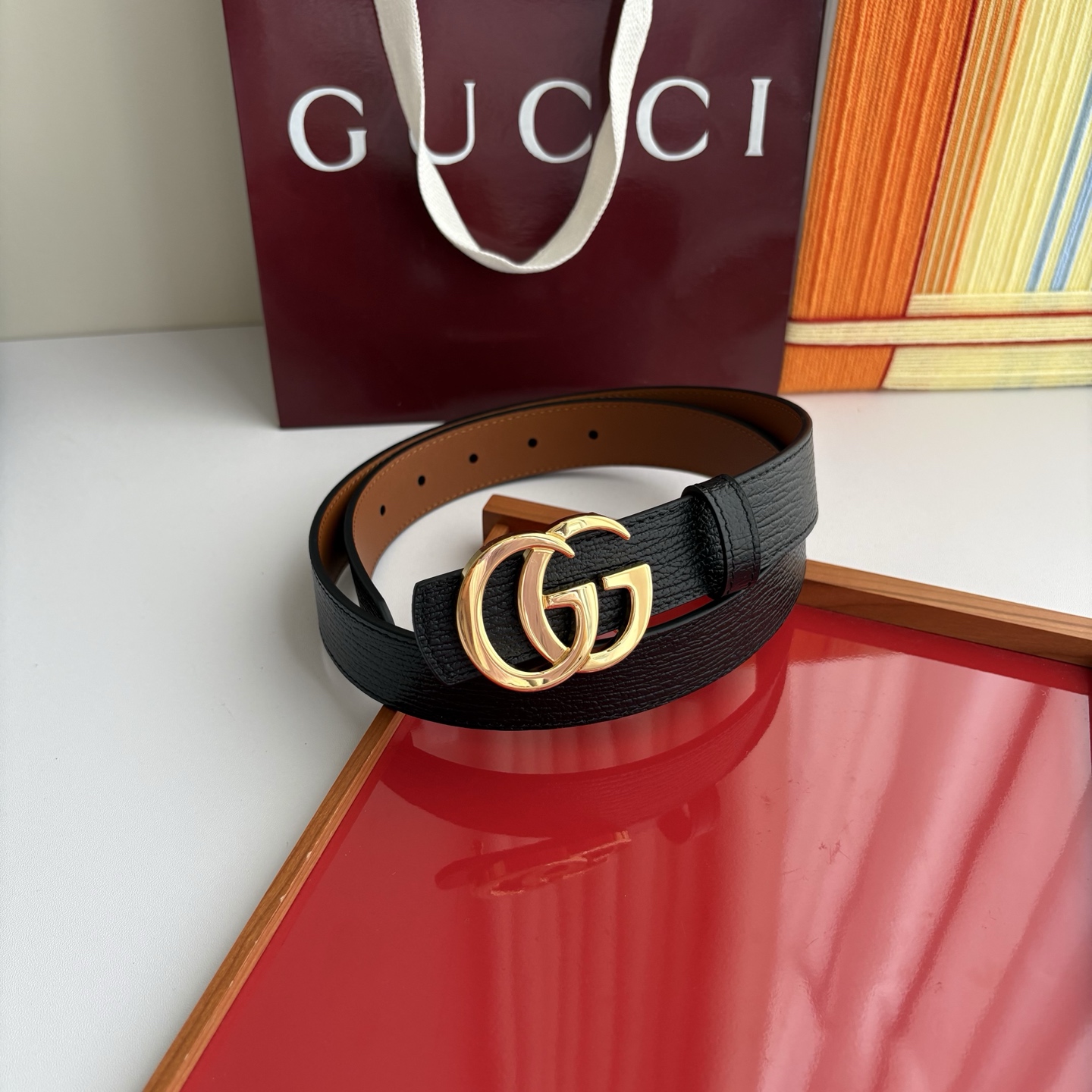 Gucci 经典原单品质，原版小牛皮搭配平纹底，纯铜精品挂扣，两面可用，细节看图，实物拍摄，高端奢华，宽