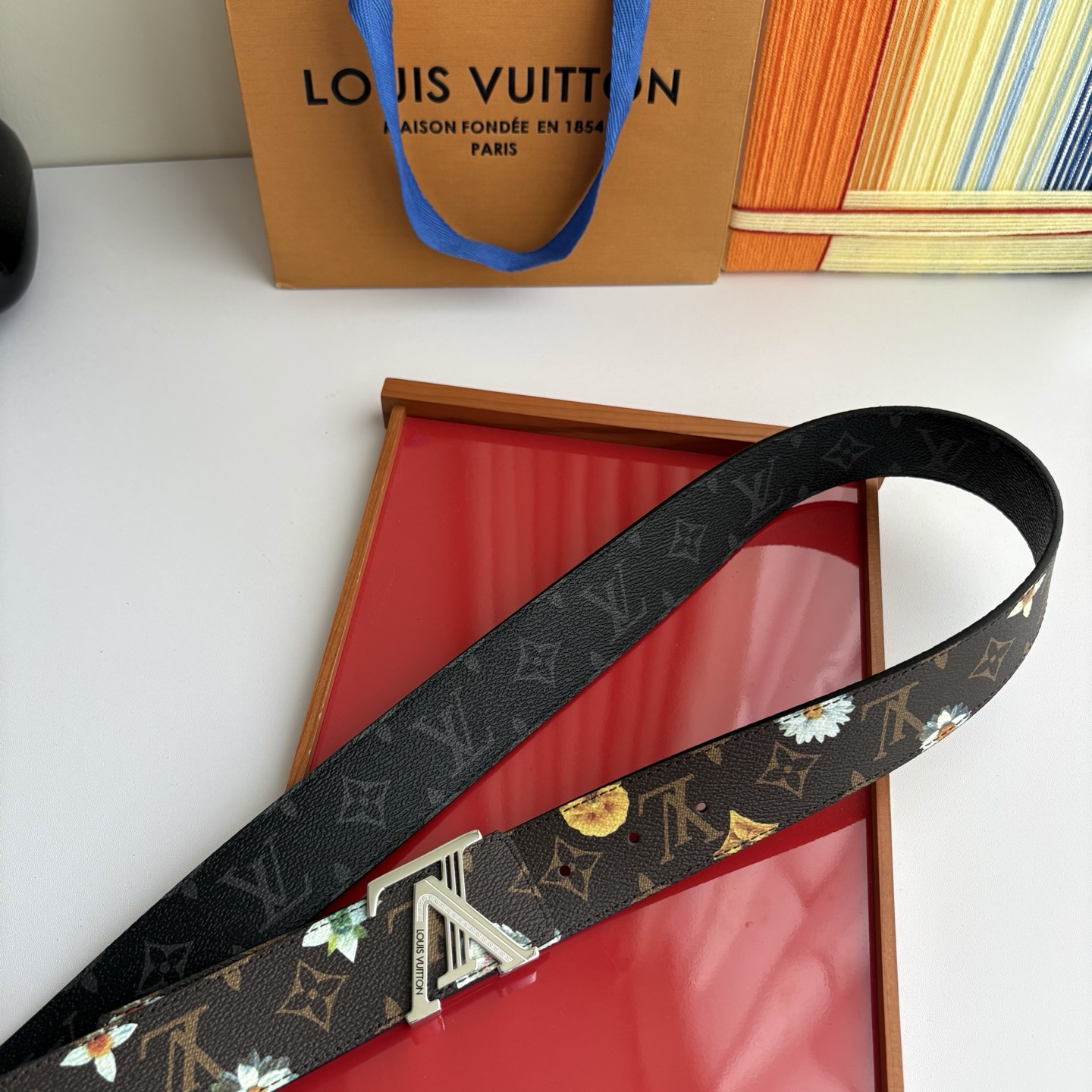 LOUIS VUITTON经典原单品质，两面印花，精工制作，细节看图，实物拍摄，高端奢华，宽度4.0cm