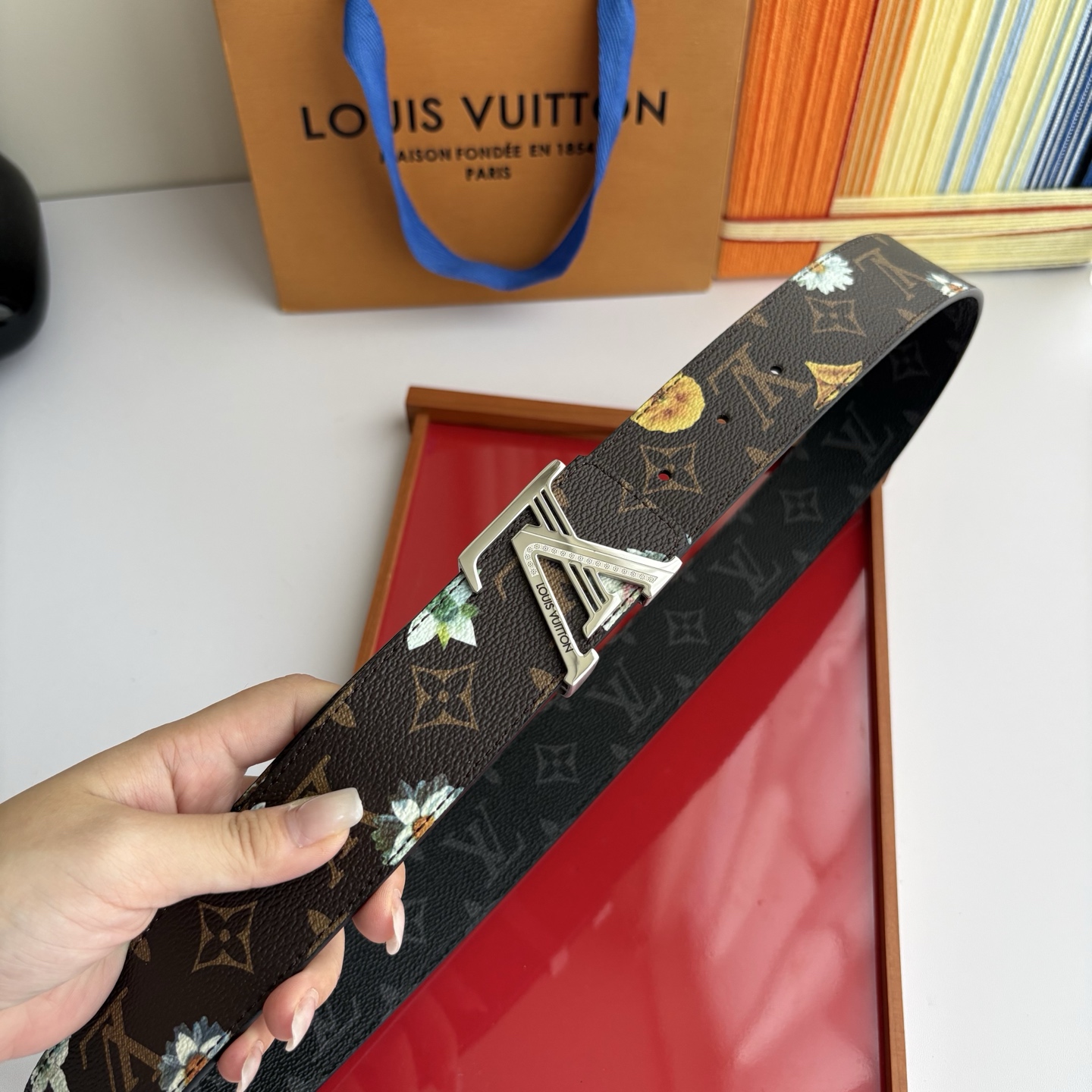 LOUIS VUITTON经典原单品质，两面印花，精工制作，细节看图，实物拍摄，高端奢华，宽度4.0cm