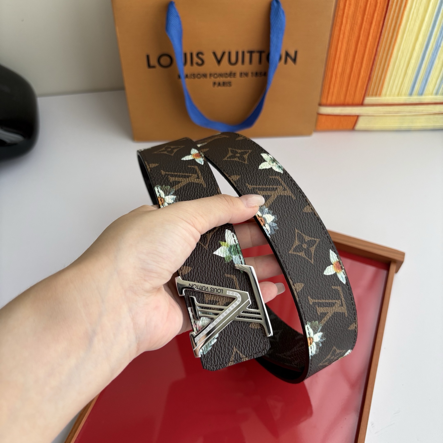 LOUIS VUITTON经典原单品质，两面印花，精工制作，细节看图，实物拍摄，高端奢华，宽度4.0cm