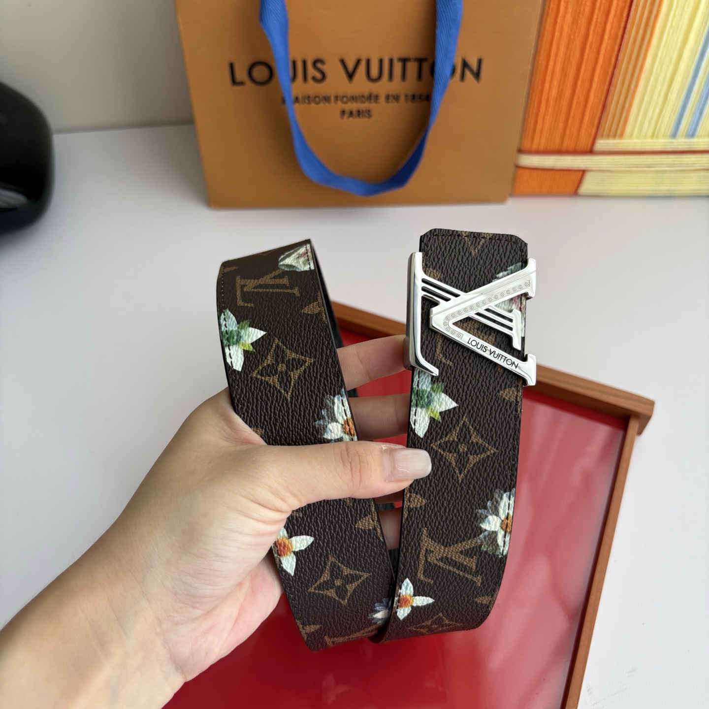 LOUIS VUITTON经典原单品质，两面印花，精工制作，细节看图，实物拍摄，高端奢华，宽度4.0cm