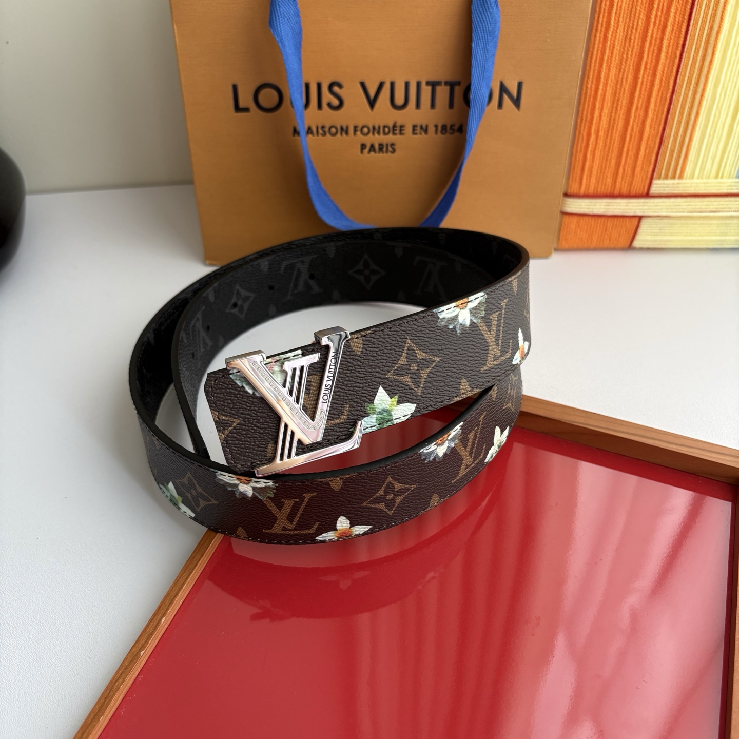 LOUIS VUITTON经典原单品质，两面印花，精工制作，细节看图，实物拍摄，高端奢华，宽度4.0cm
