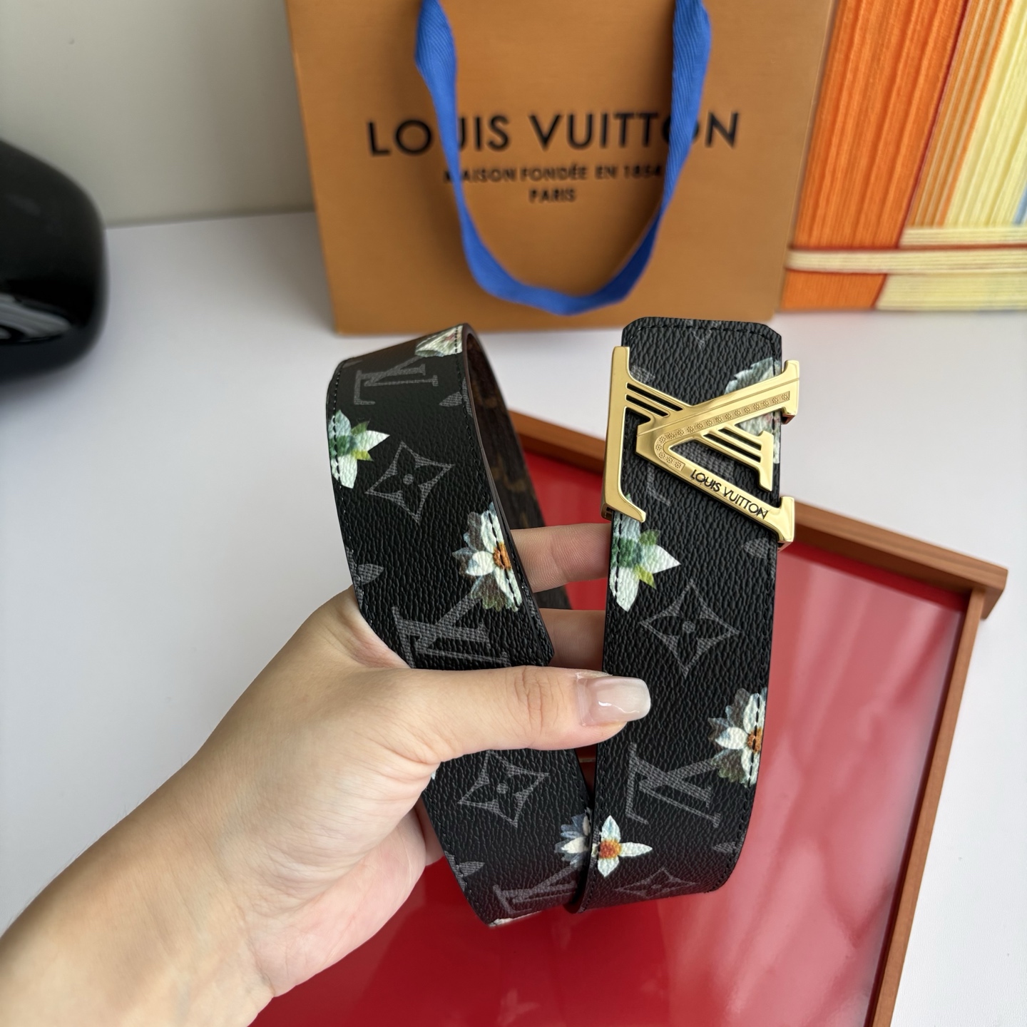 LOUIS VUITTON经典原单品质，两面印花，精工制作，细节看图，实物拍摄，高端奢华，宽度4.0cm