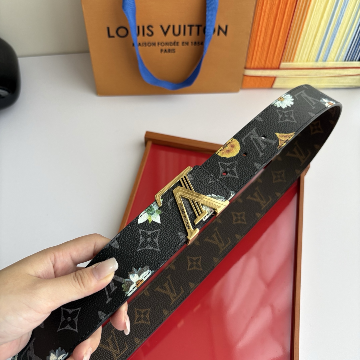 LOUIS VUITTON经典原单品质，两面印花，精工制作，细节看图，实物拍摄，高端奢华，宽度4.0cm