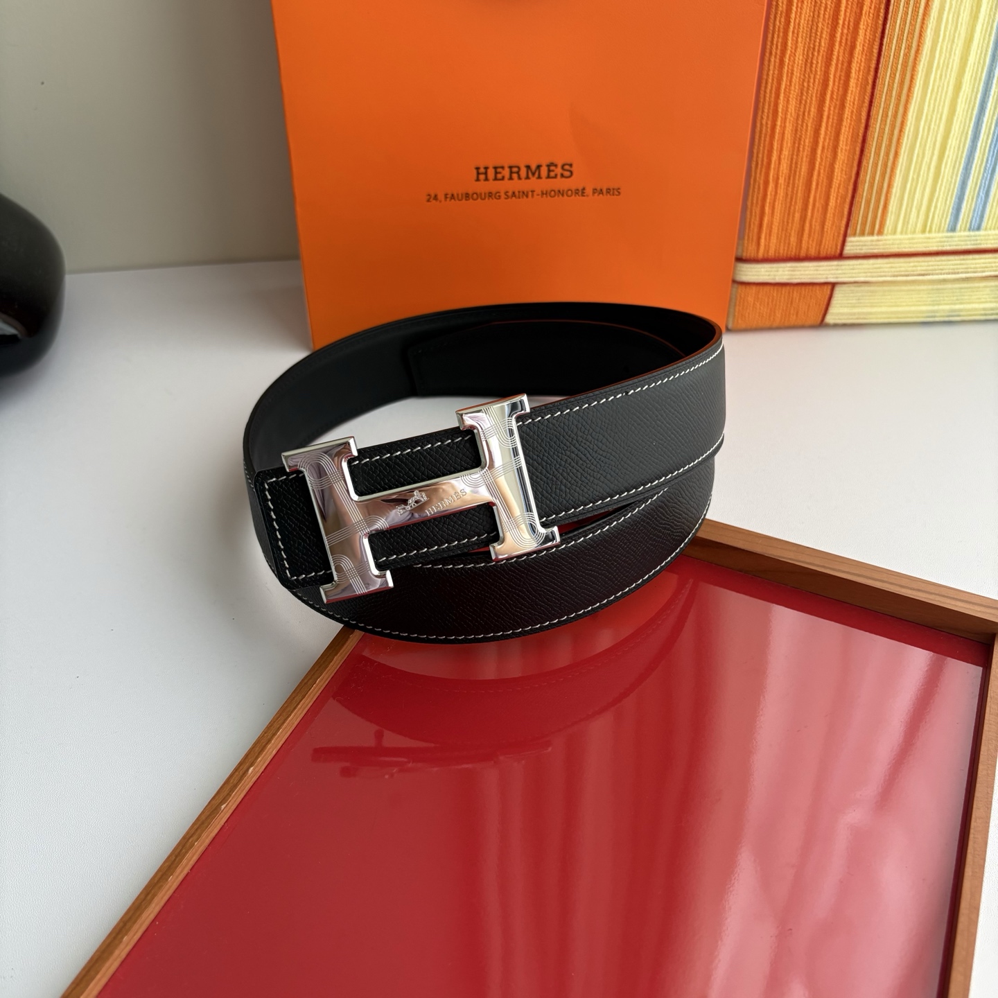 【爱马仕】Hermes 原单爱马仕，宽3.8cm进口原版皮带身，双面可两面用，精品电镀五金 ！