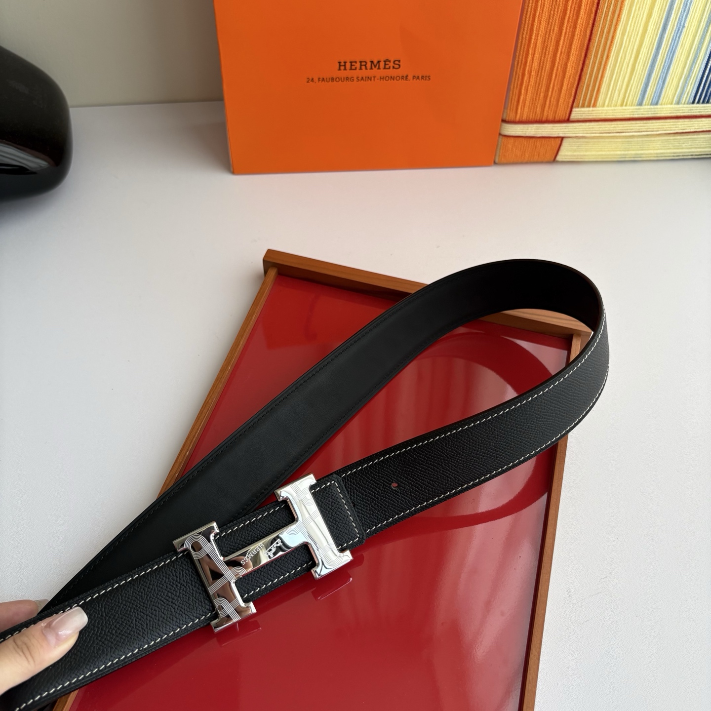 【爱马仕】Hermes 原单爱马仕，宽3.8cm进口原版皮带身，双面可两面用，精品电镀五金 ！