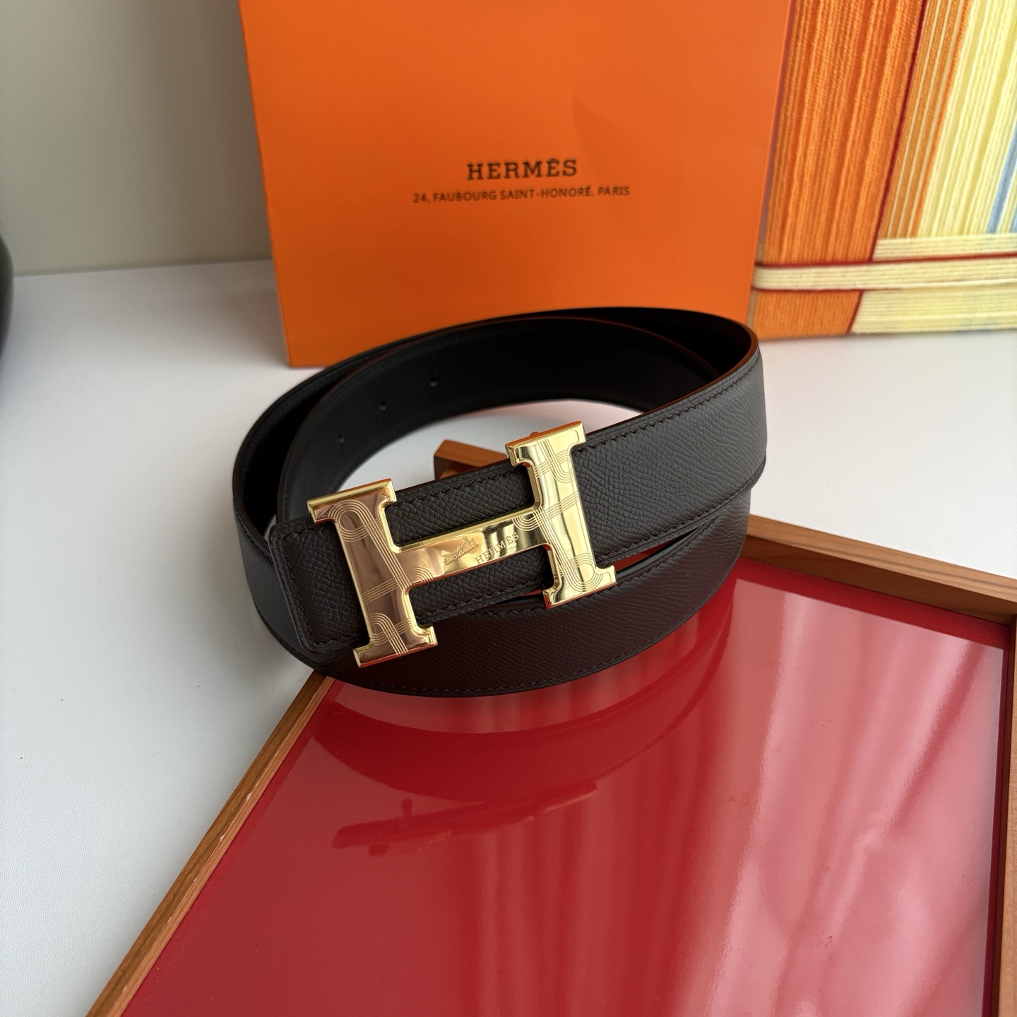 【爱马仕】Hermes 原单爱马仕，宽3.8cm进口原版皮带身，双面可两面用，精品电镀五金 ！