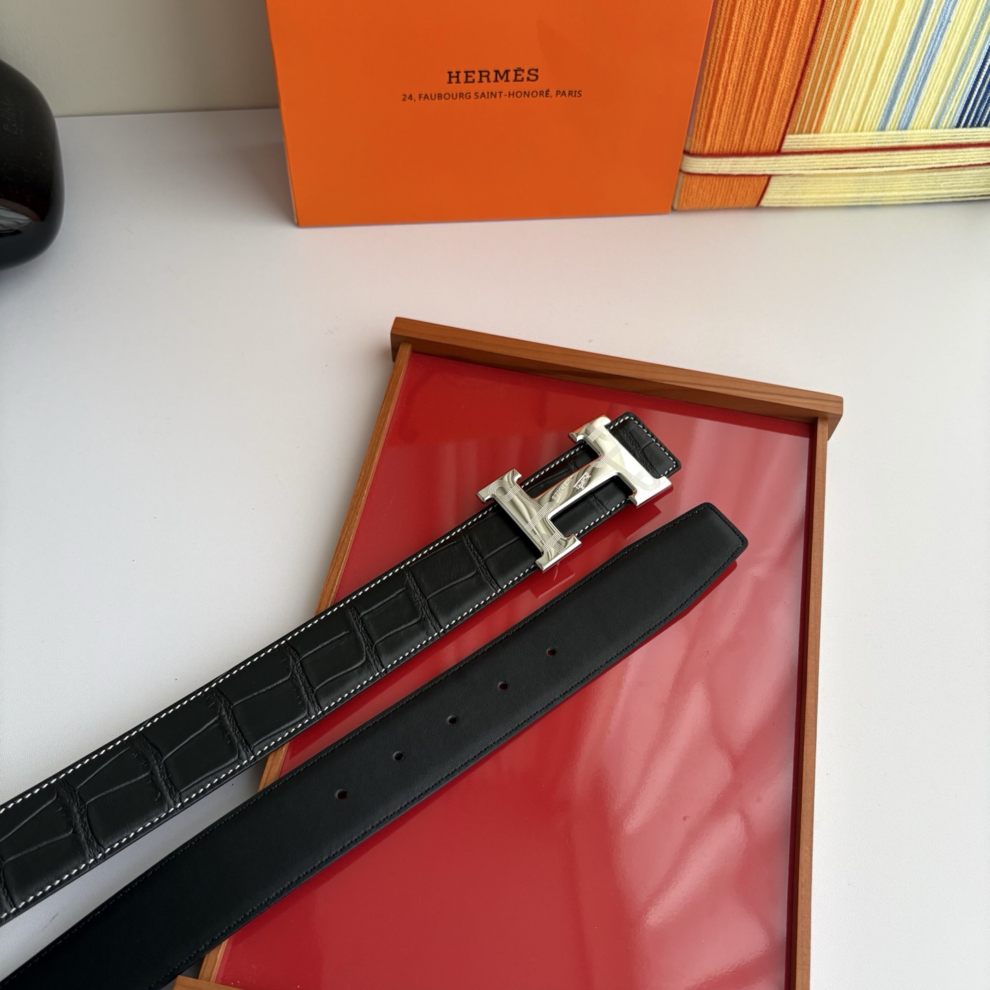 【爱马仕】Hermes 原单爱马仕，宽3.8cm进口原版皮带身，双面可两面用，精品电镀五金 ！