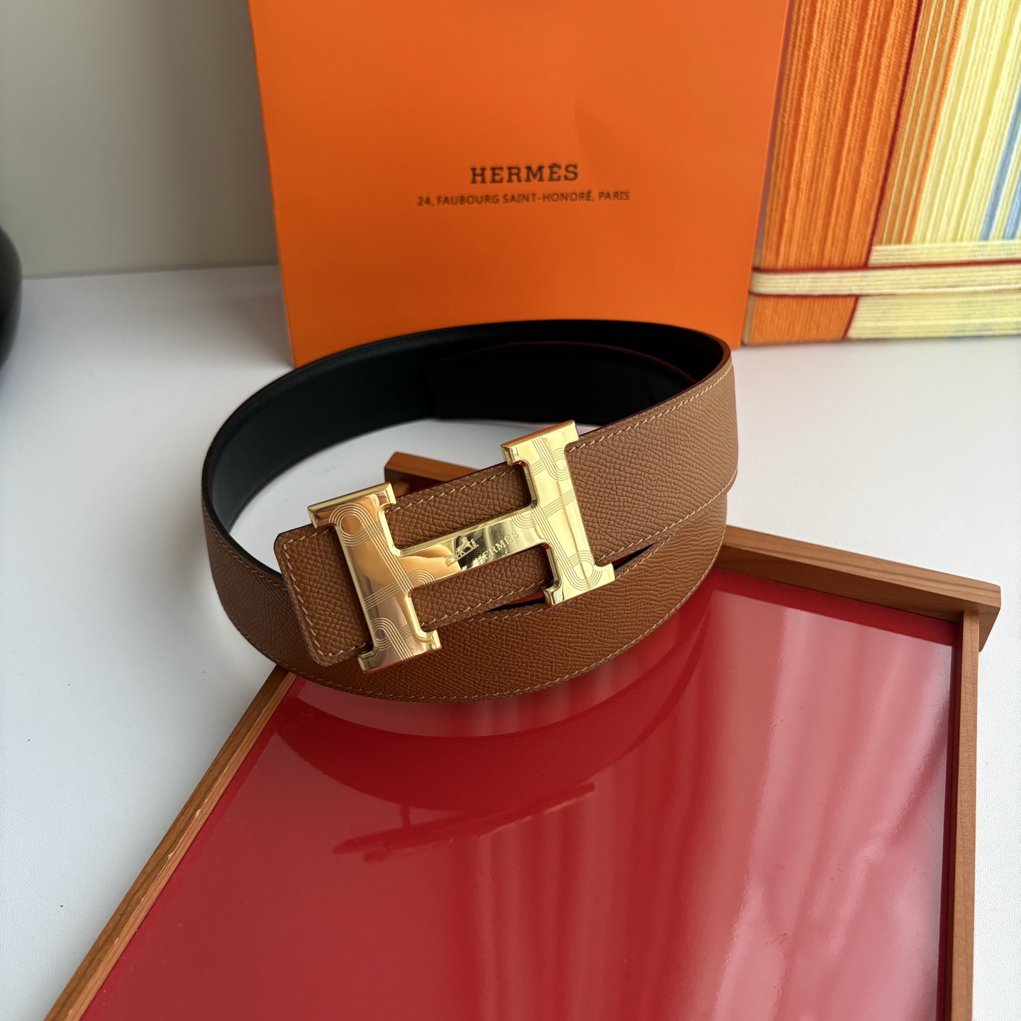 【爱马仕】Hermes 原单爱马仕，宽3.8cm进口原版皮带身，双面可两面用，精品电镀五金 ！