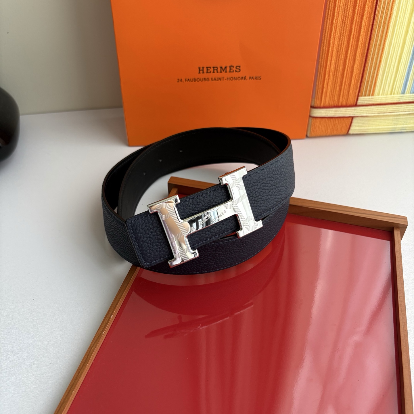 【爱马仕】Hermes 原单爱马仕，宽3.8cm进口原版皮带身，双面可两面用，精品电镀五金 ！