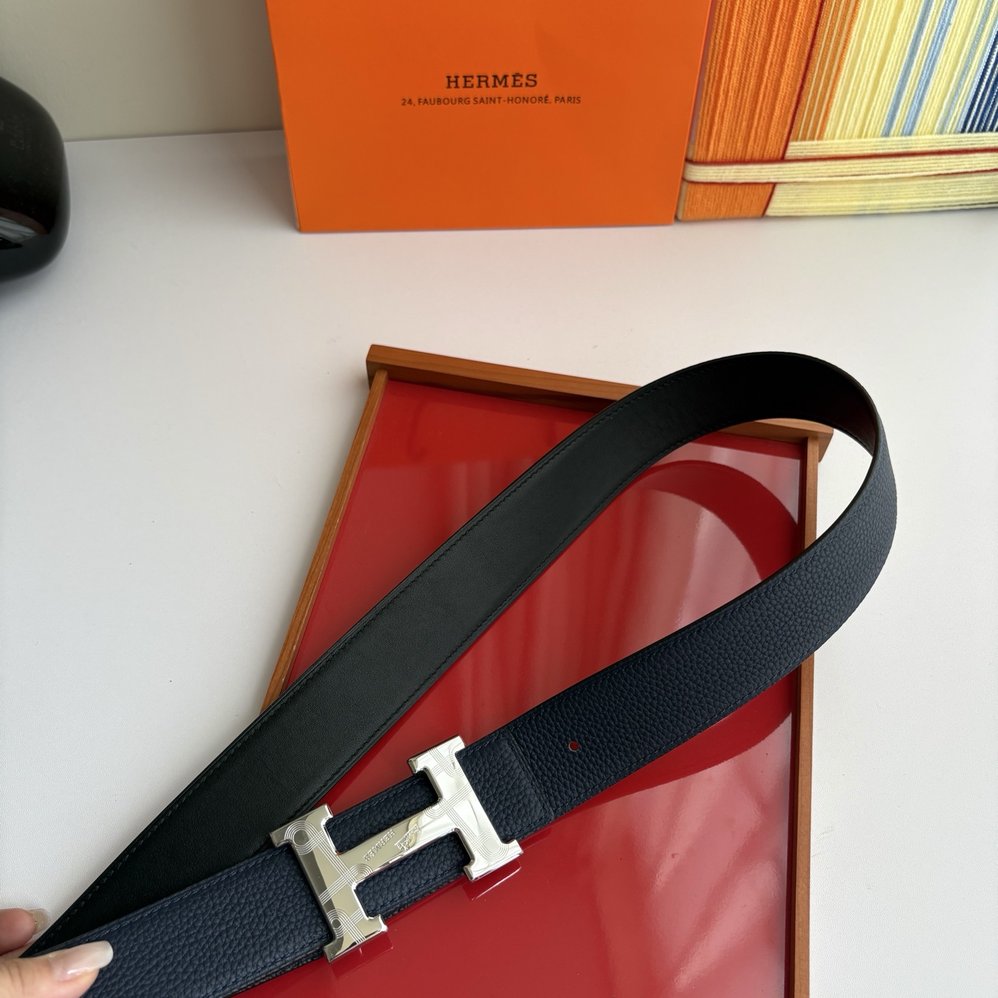 【爱马仕】Hermes 原单爱马仕，宽3.8cm进口原版皮带身，双面可两面用，精品电镀五金 ！