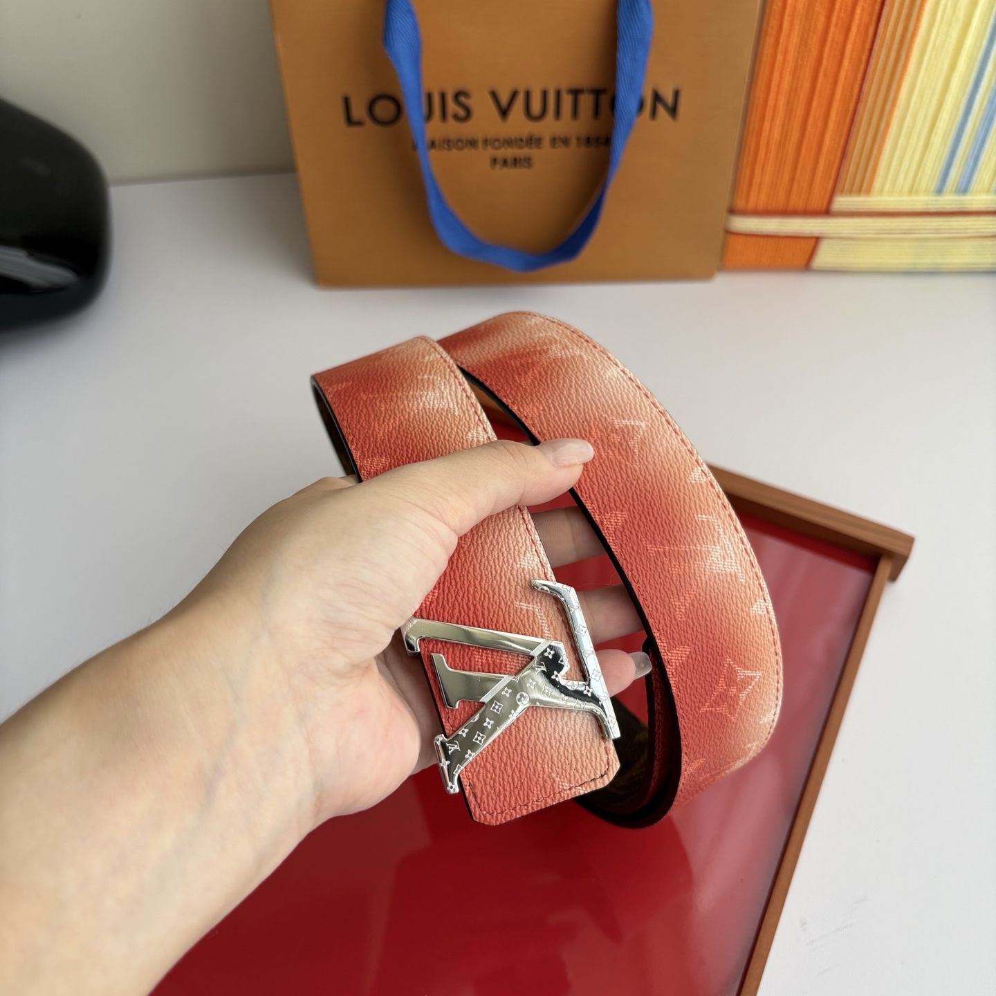 LOUIS VUITTON经典原单品质，两面印花，精工制作，细节看图，实物拍摄，高端奢华，宽度4.0cm