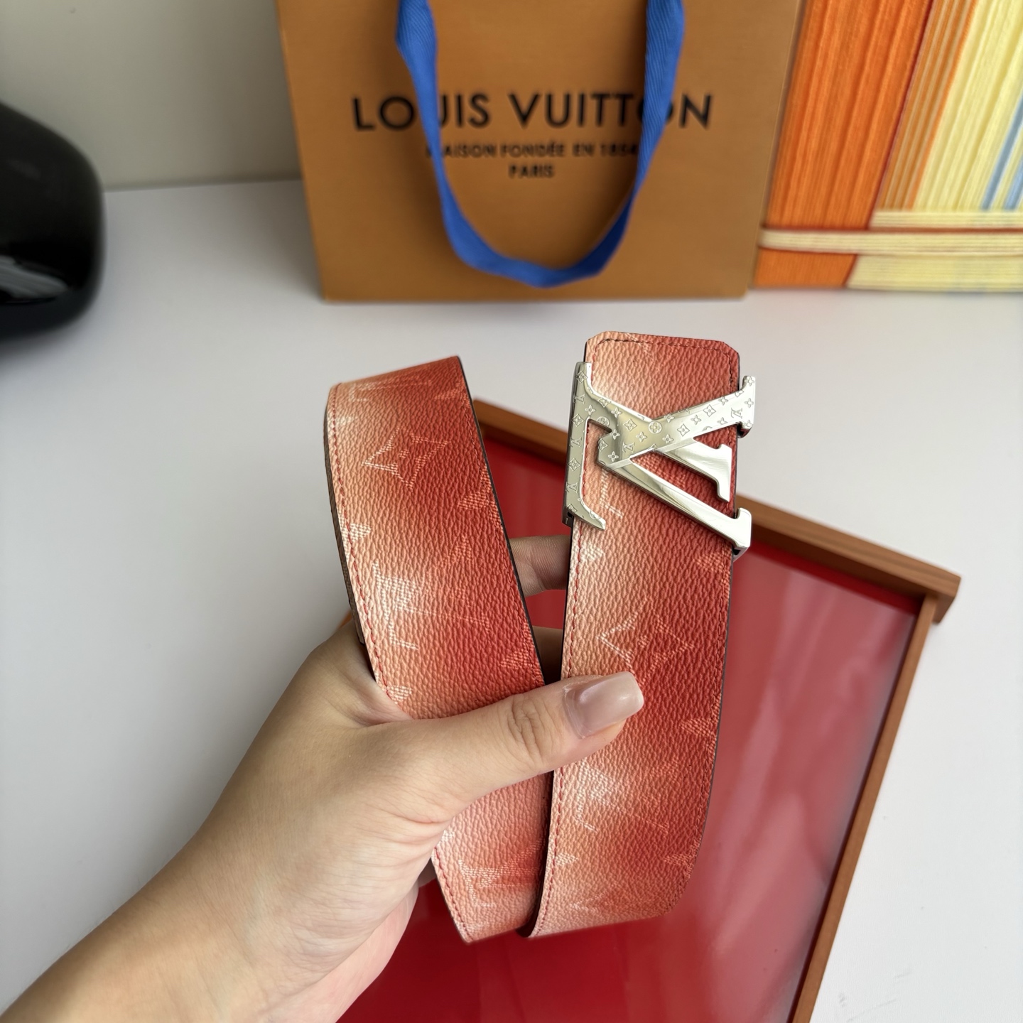 LOUIS VUITTON经典原单品质，两面印花，精工制作，细节看图，实物拍摄，高端奢华，宽度4.0cm
