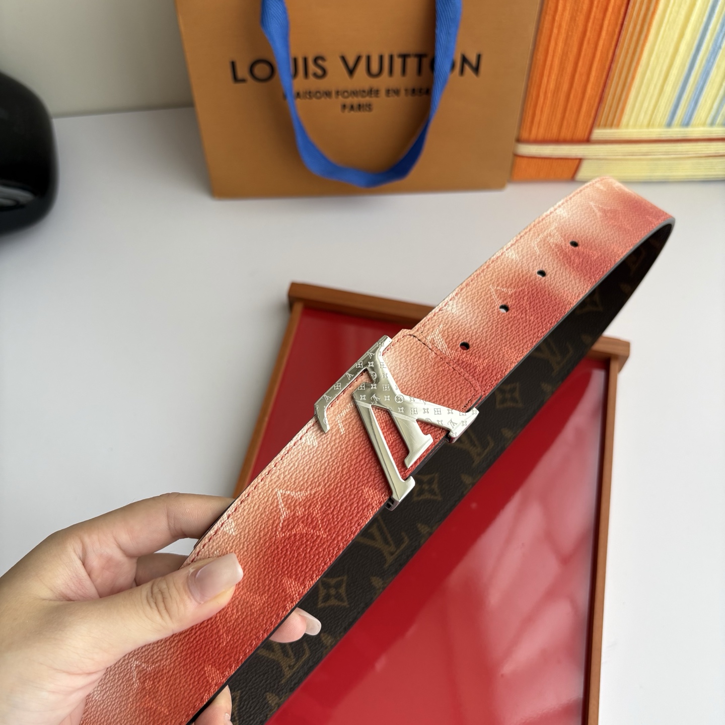 LOUIS VUITTON经典原单品质，两面印花，精工制作，细节看图，实物拍摄，高端奢华，宽度4.0cm