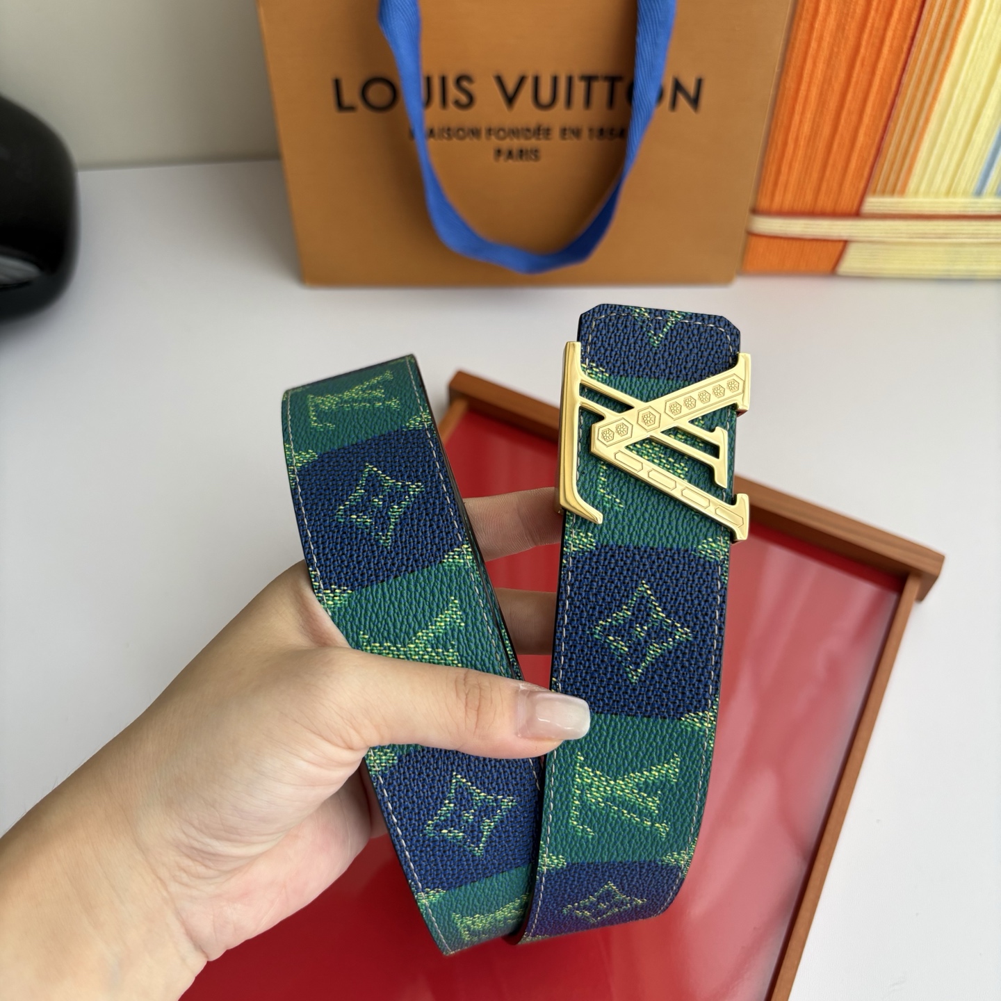 LOUIS VUITTON经典原单品质，两面印花，精工制作，细节看图，实物拍摄，高端奢华，宽度4.0cm