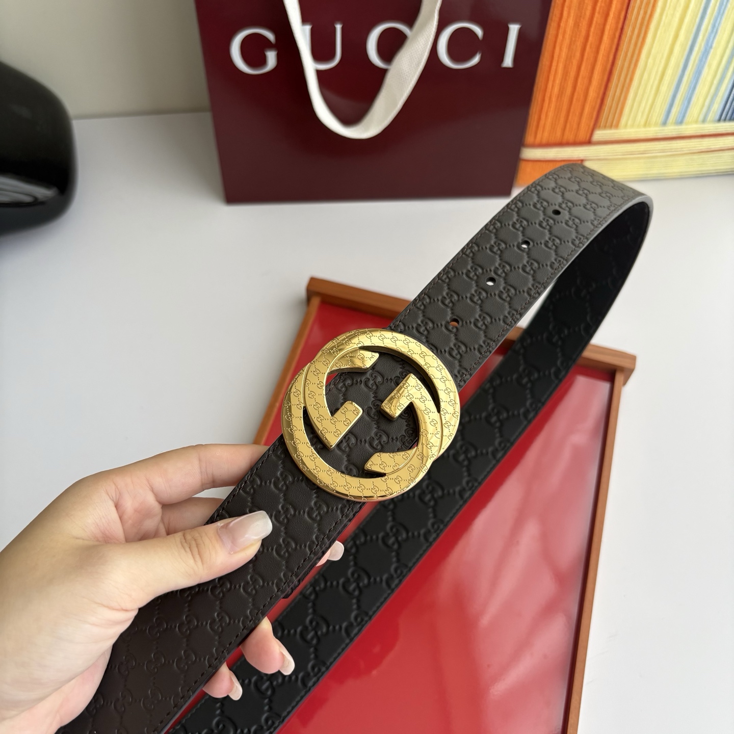 Gucci 经典原单品质，咖色压小花搭配黑色压大花，精品钢扣，精工制作，细节看图，实物拍摄，高端奢华，宽