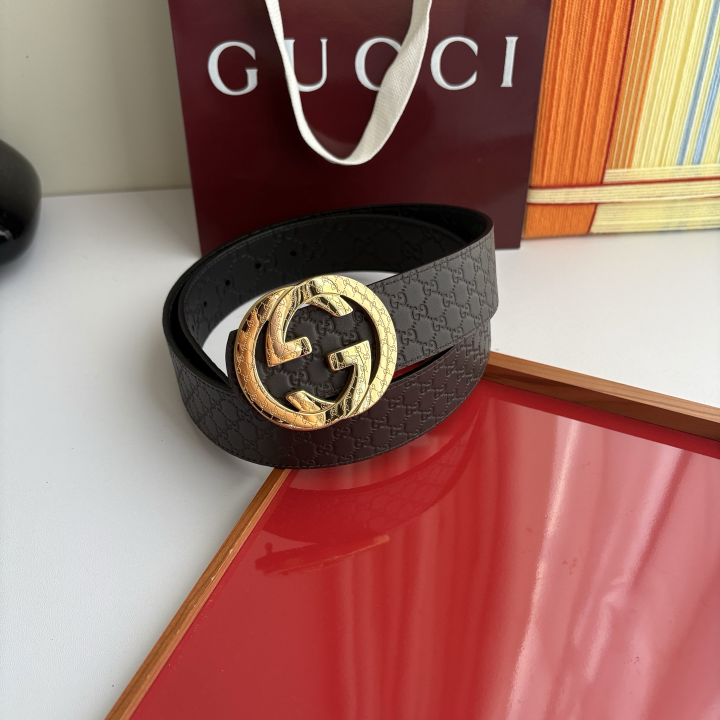 Gucci 经典原单品质，咖色压小花搭配黑色压大花，精品钢扣，精工制作，细节看图，实物拍摄，高端奢华，宽
