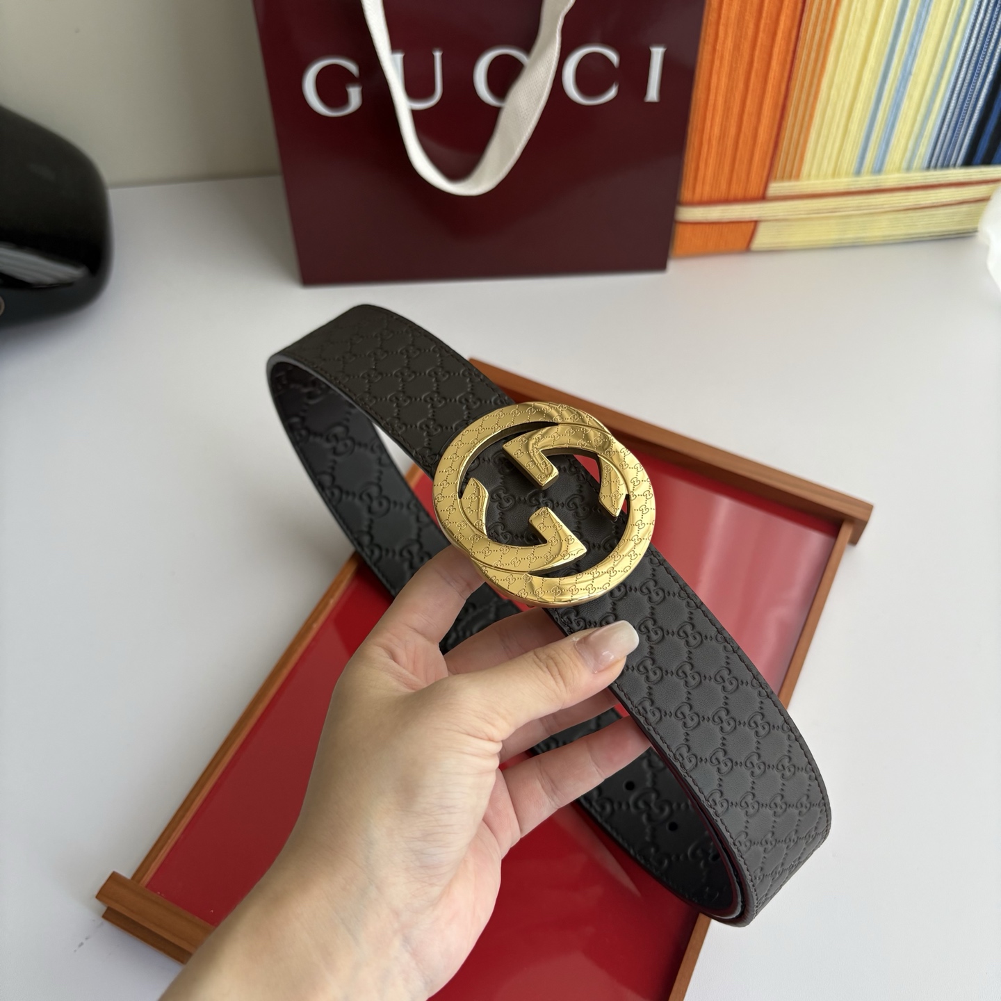 Gucci 经典原单品质，咖色压小花搭配黑色压大花，精品钢扣，精工制作，细节看图，实物拍摄，高端奢华，宽