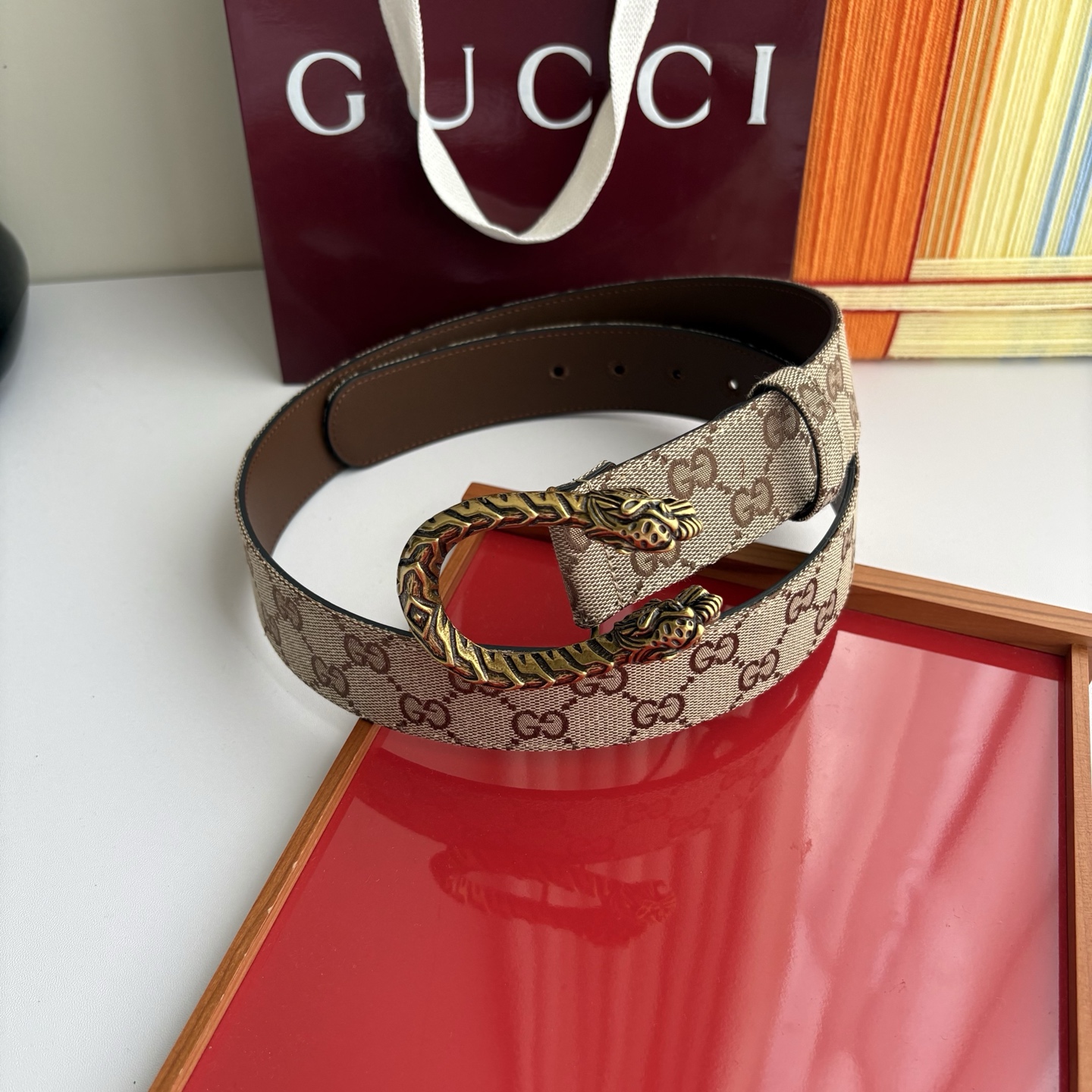 NO:882589,Original Gucci classic original quality, printed fabric surface with original plain bottom, fine copper buckle, fine workmanship, detailed pictures, actual shooting, high-end luxury, width 4.0cm, belt, gucci19860909原单  Gucci 经典原单品质,印花织布面搭配原版平纹底,精品铜扣,精工制作,细节看图,实物拍摄,高端奢华,宽度4.0cm,皮带,gucci,Belt