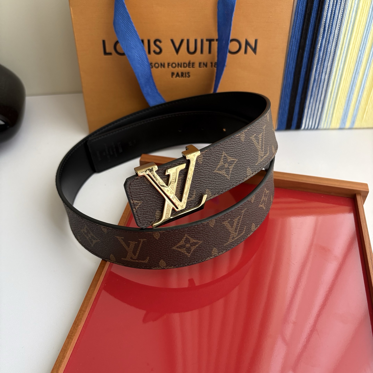 LOUIS VUITTON经典原单品质，一面经典Pvc印花一面平纹搭配原单精品钢扣，精工制作，细节看图，