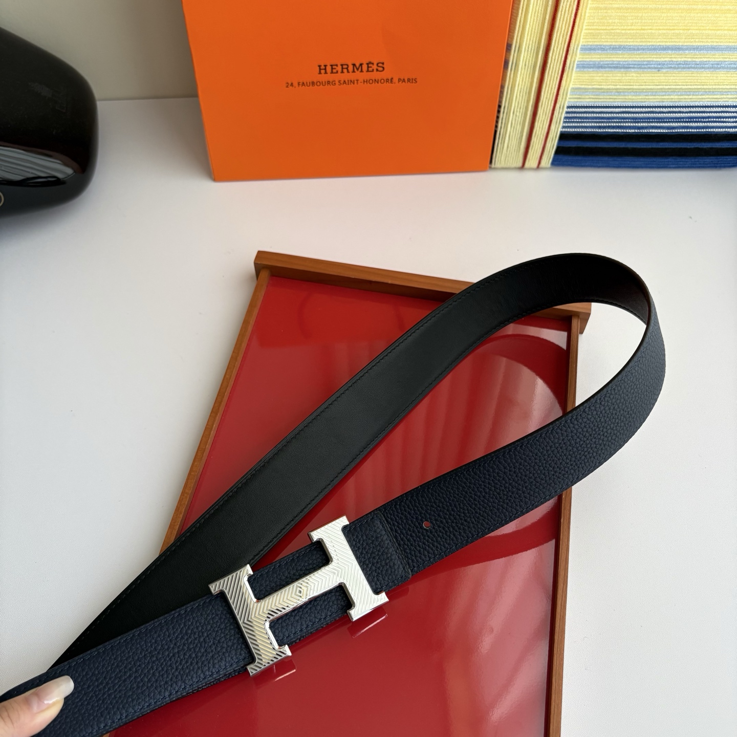 【爱马仕】Hermes 原单爱马仕，宽3.8cm进口原版皮带身，双面可两面用，精品电镀五金 ！