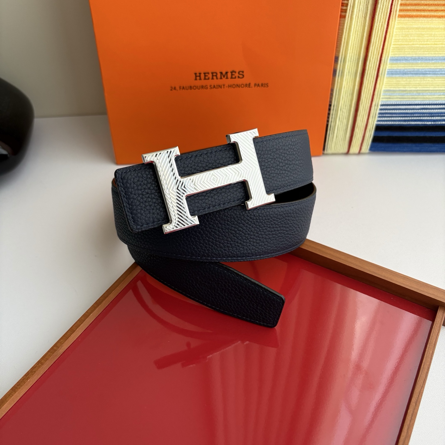 【爱马仕】Hermes 原单爱马仕，宽3.8cm进口原版皮带身，双面可两面用，精品电镀五金 ！