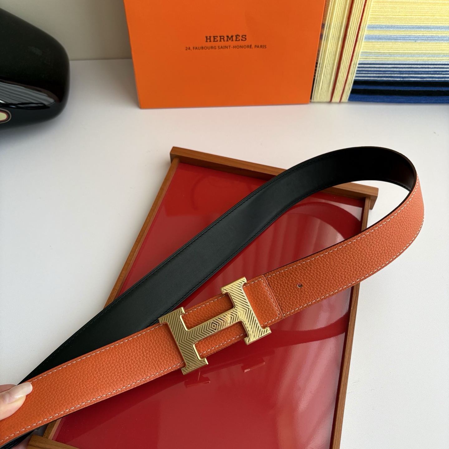 【爱马仕】Hermes 原单爱马仕，宽3.8cm进口原版皮带身，双面可两面用，精品电镀五金 ！