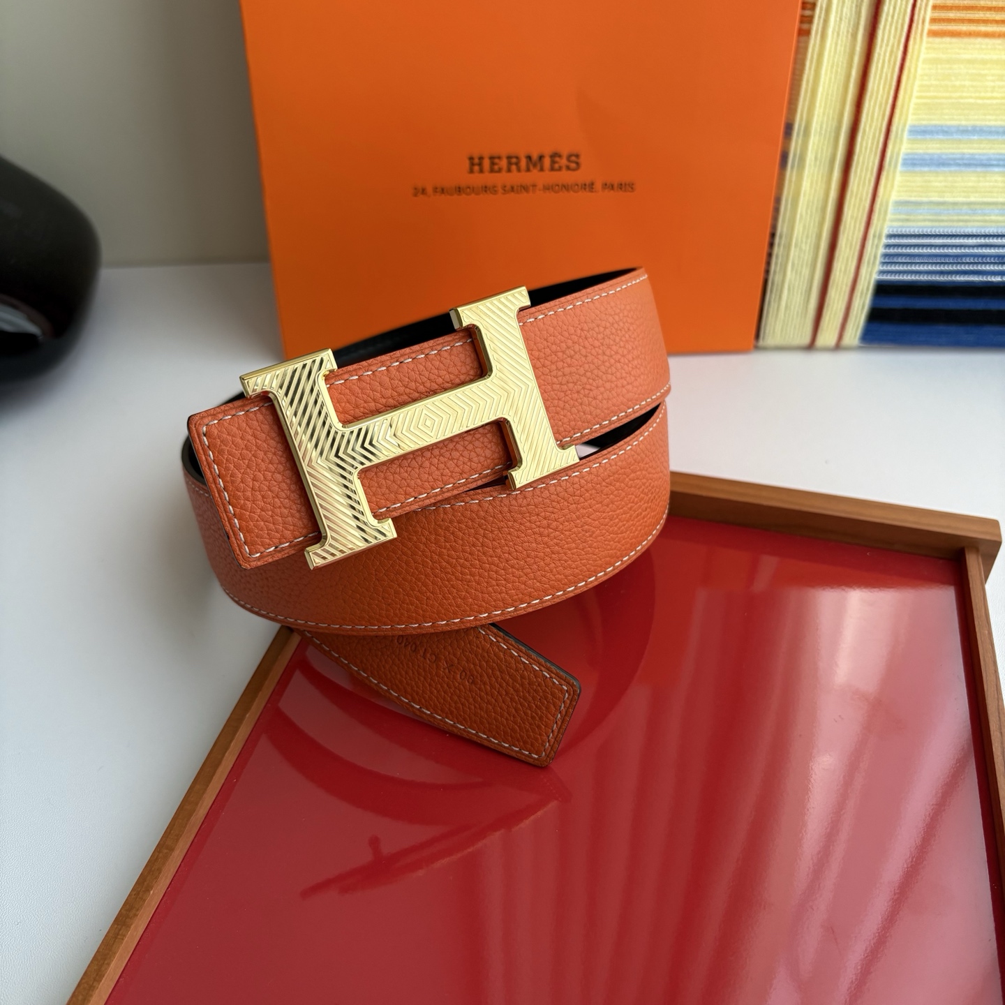 【爱马仕】Hermes 原单爱马仕，宽3.8cm进口原版皮带身，双面可两面用，精品电镀五金 ！