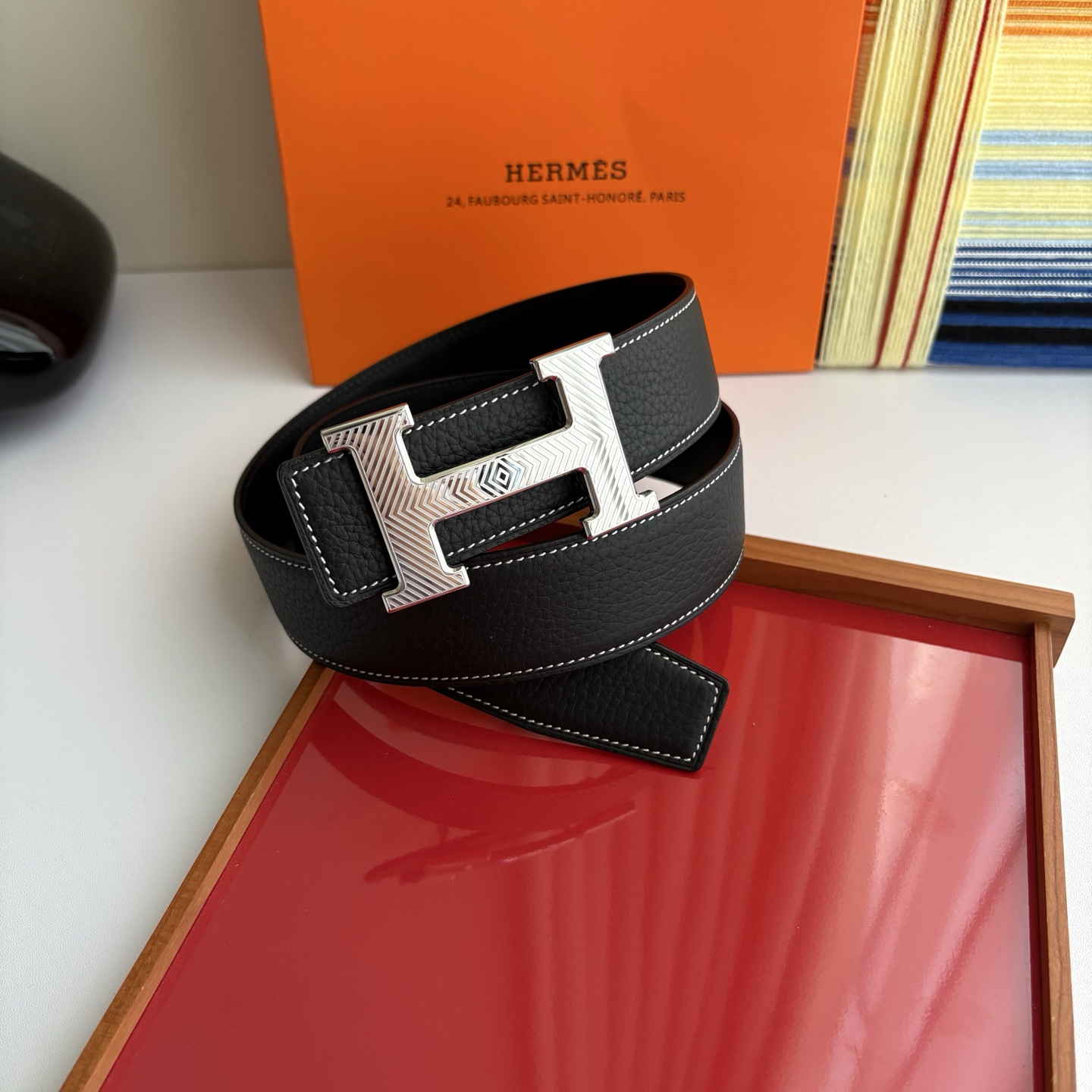 【爱马仕】Hermes 原单爱马仕，宽3.8cm进口原版皮带身，双面可两面用，精品电镀五金 ！