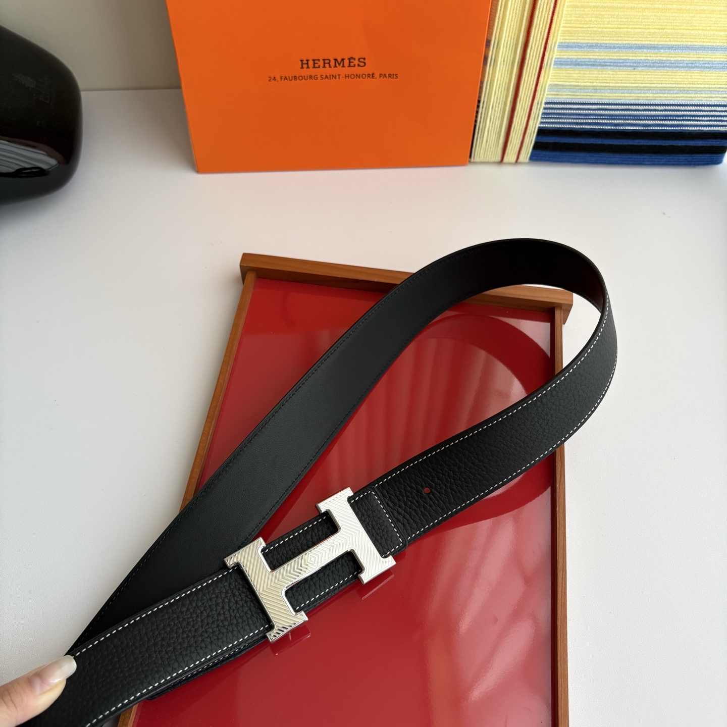 【爱马仕】Hermes 原单爱马仕，宽3.8cm进口原版皮带身，双面可两面用，精品电镀五金 ！