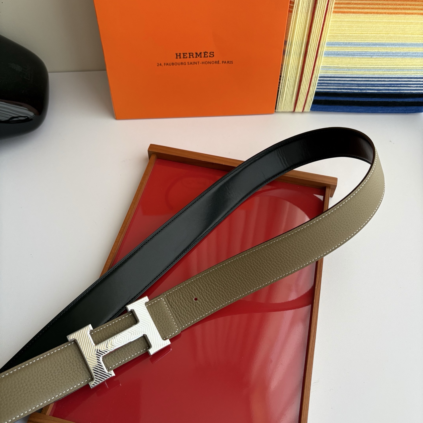 【爱马仕】Hermes 原单爱马仕，宽3.8cm进口原版皮带身，双面可两面用，精品电镀五金 ！