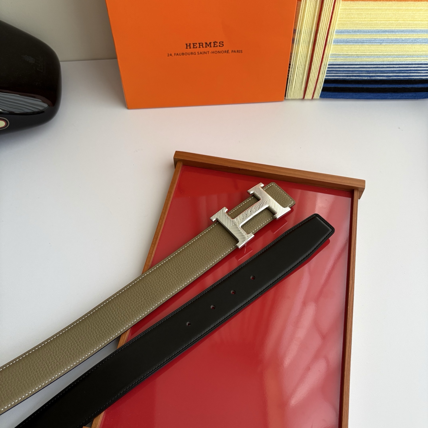 【爱马仕】Hermes 原单爱马仕，宽3.8cm进口原版皮带身，双面可两面用，精品电镀五金 ！
