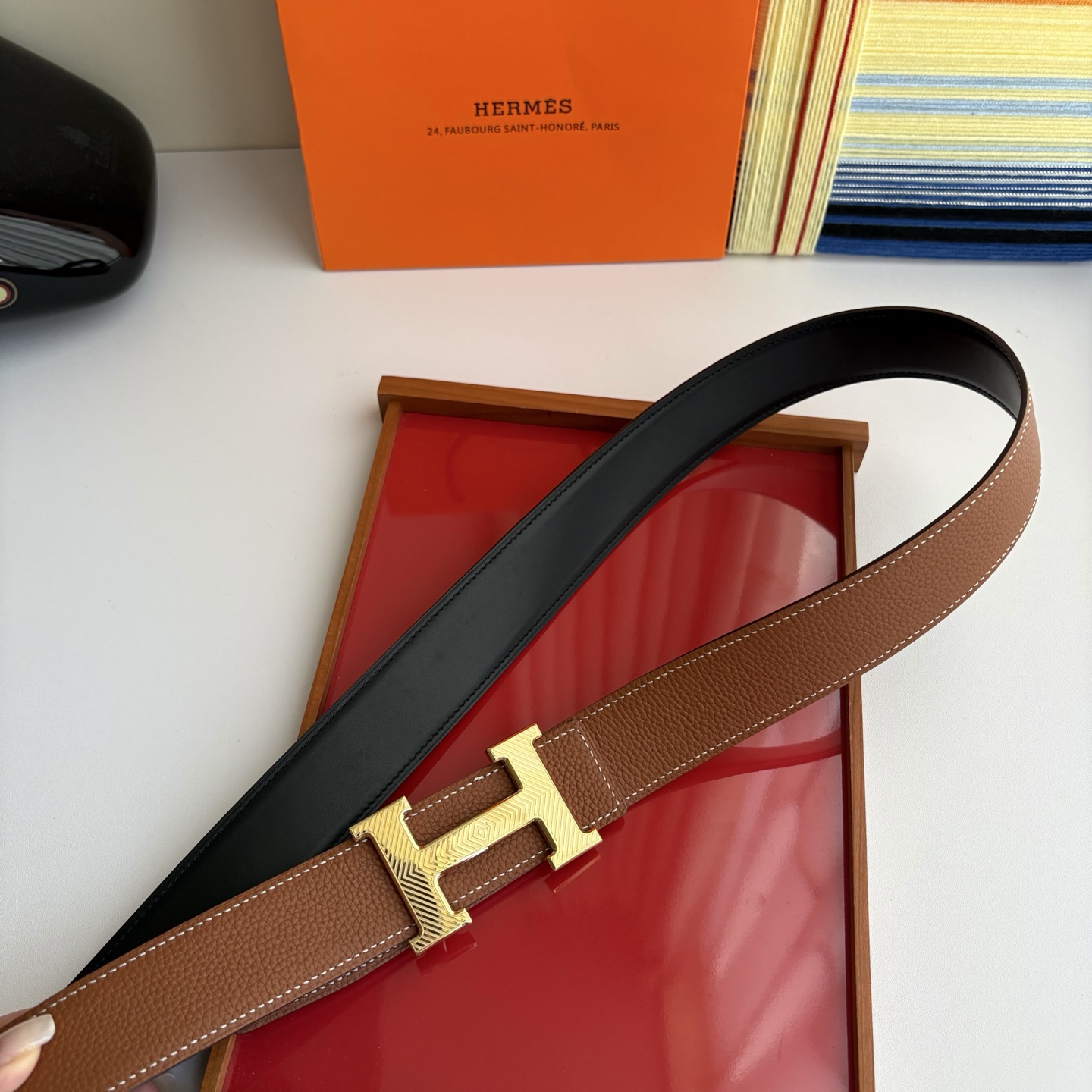 【爱马仕】Hermes 原单爱马仕，宽3.8cm进口原版皮带身，双面可两面用，精品电镀五金 ！