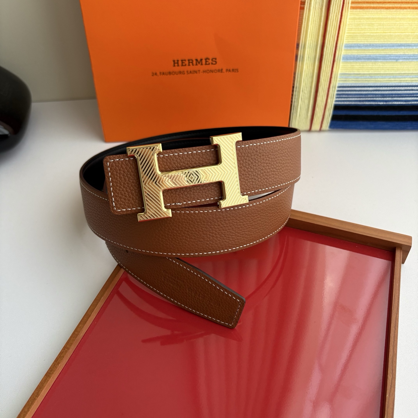 【爱马仕】Hermes 原单爱马仕，宽3.8cm进口原版皮带身，双面可两面用，精品电镀五金 ！