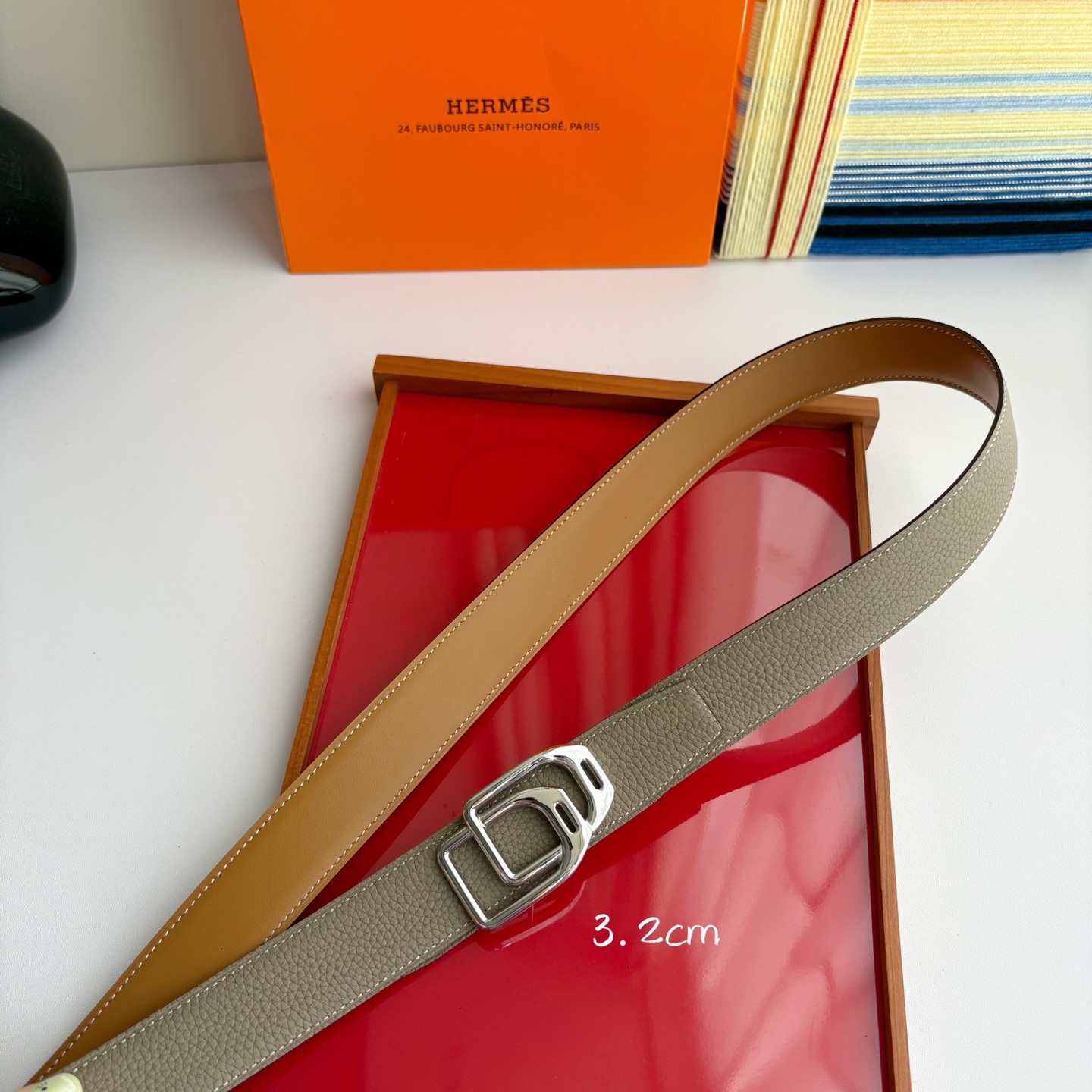 【爱马仕】Hermes 原单爱马仕，宽3.2cm进口原版皮带身，双面可两面用，精品电镀五金 ！