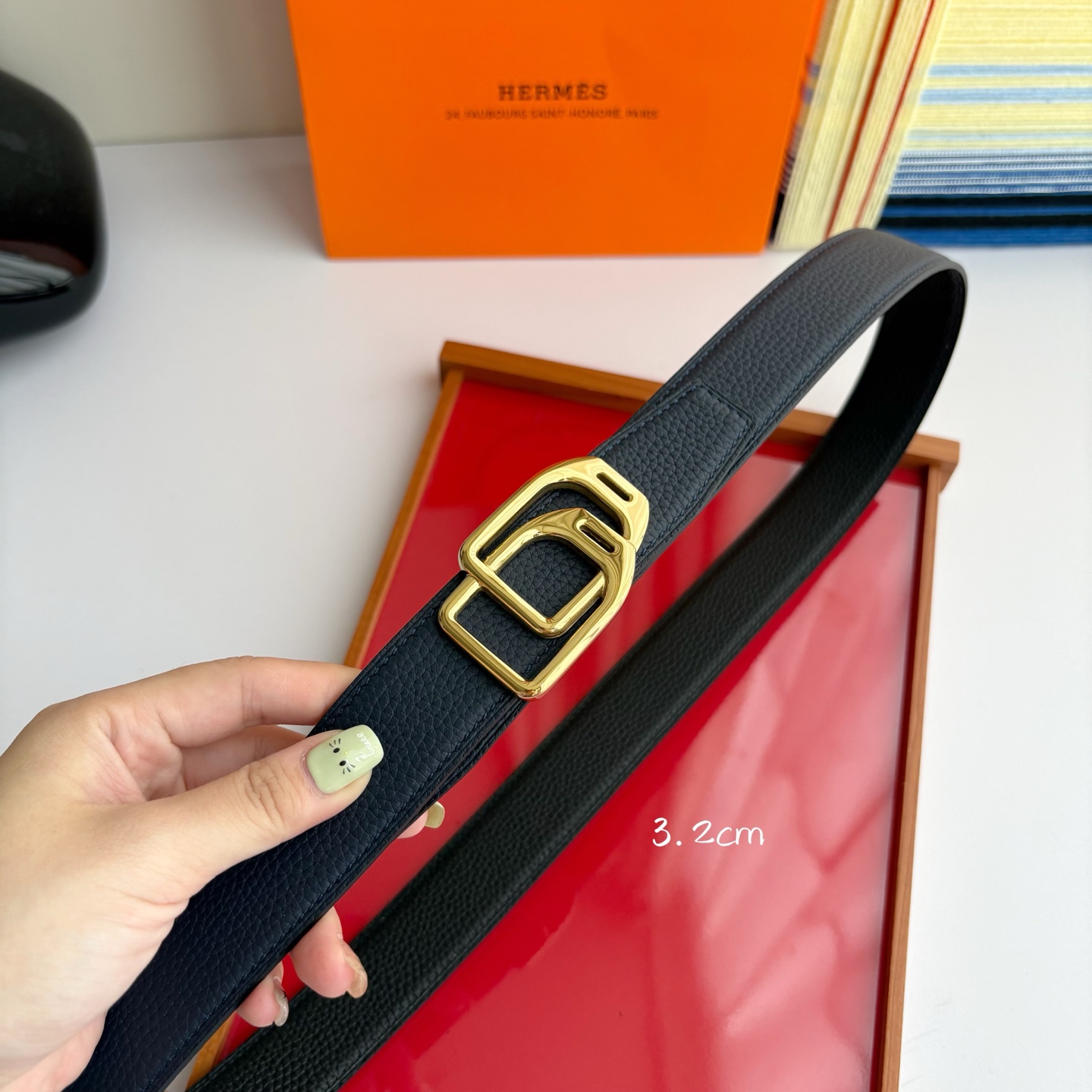 【爱马仕】Hermes 原单爱马仕，宽3.2cm进口原版皮带身，双面可两面用，精品电镀五金 ！