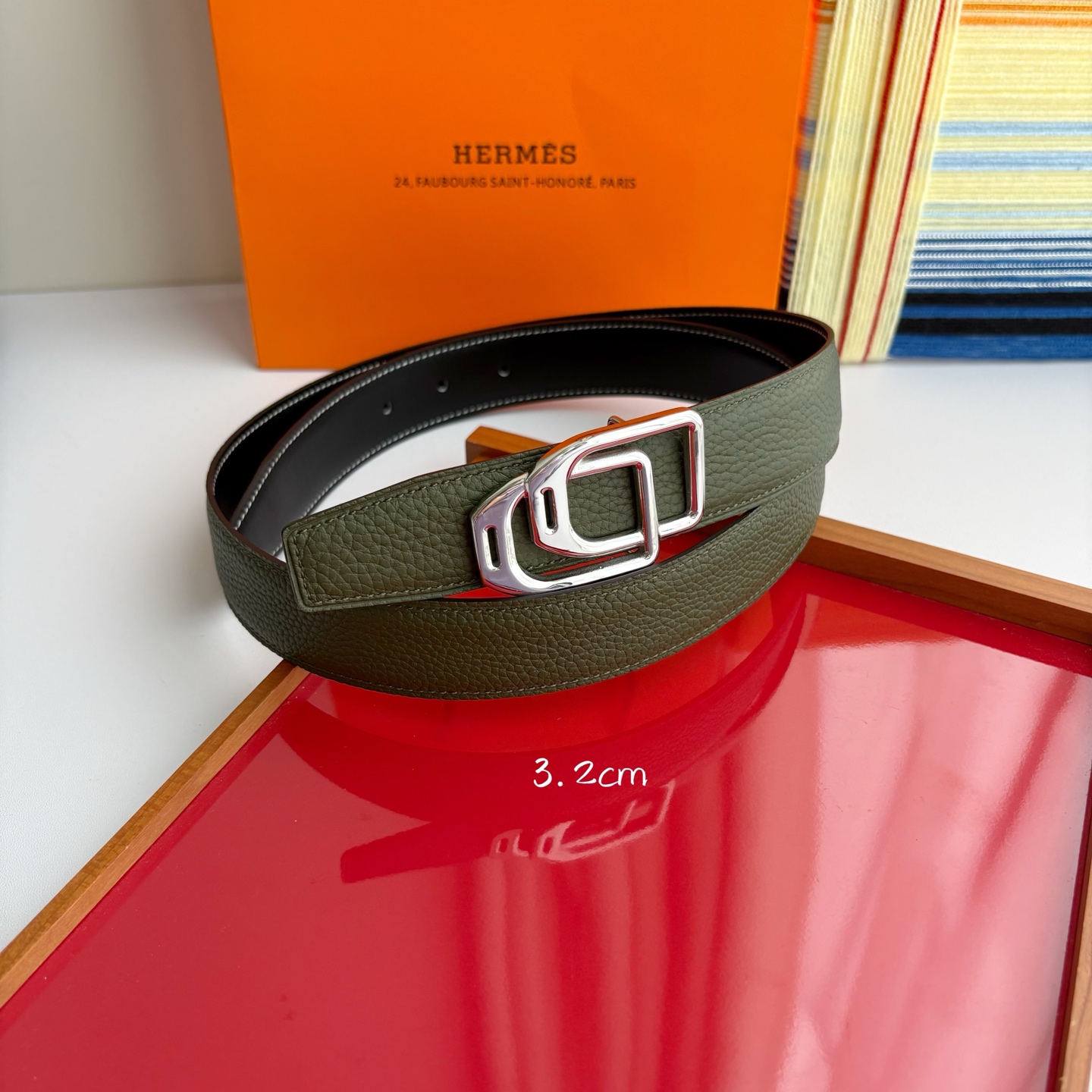 【爱马仕】Hermes 原单爱马仕，宽3.2cm进口原版皮带身，双面可两面用，精品电镀五金 ！