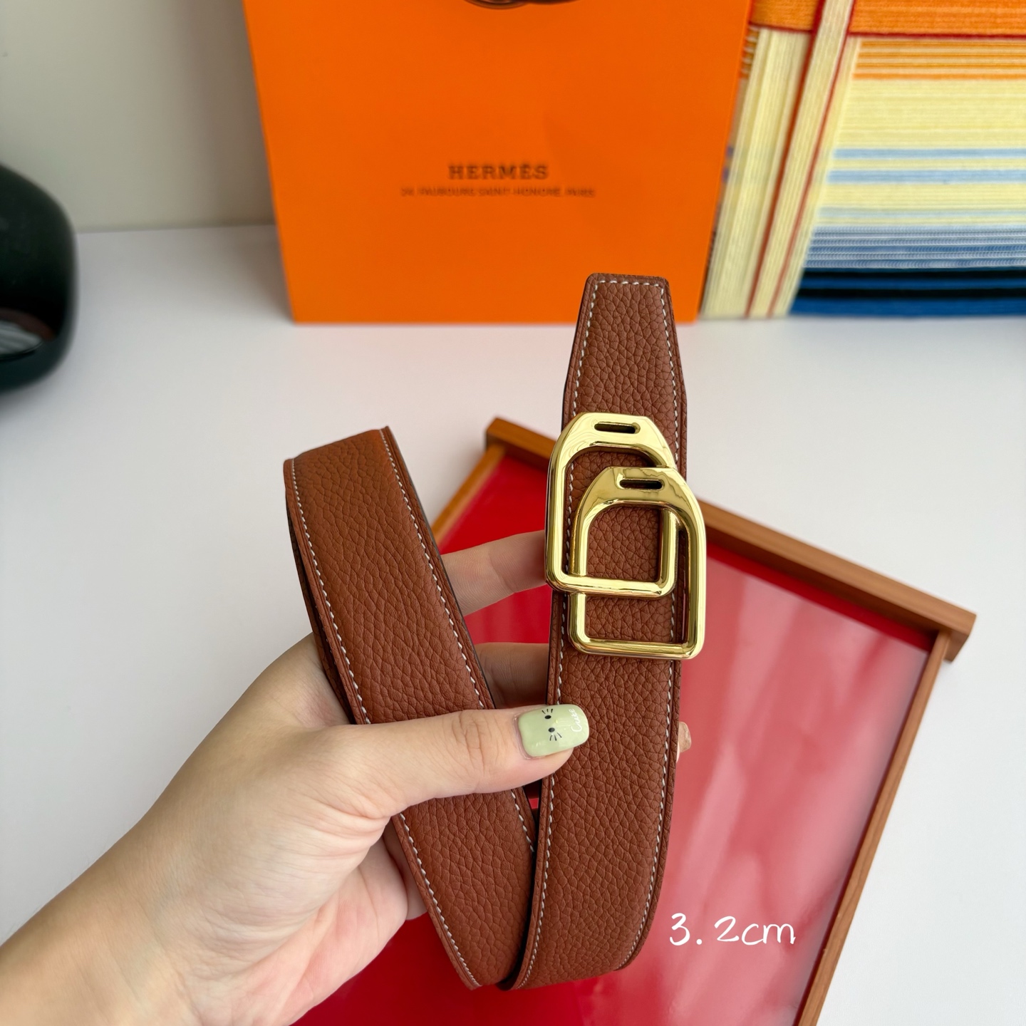 【爱马仕】Hermes 原单爱马仕，宽3.2cm进口原版皮带身，双面可两面用，精品电镀五金 ！