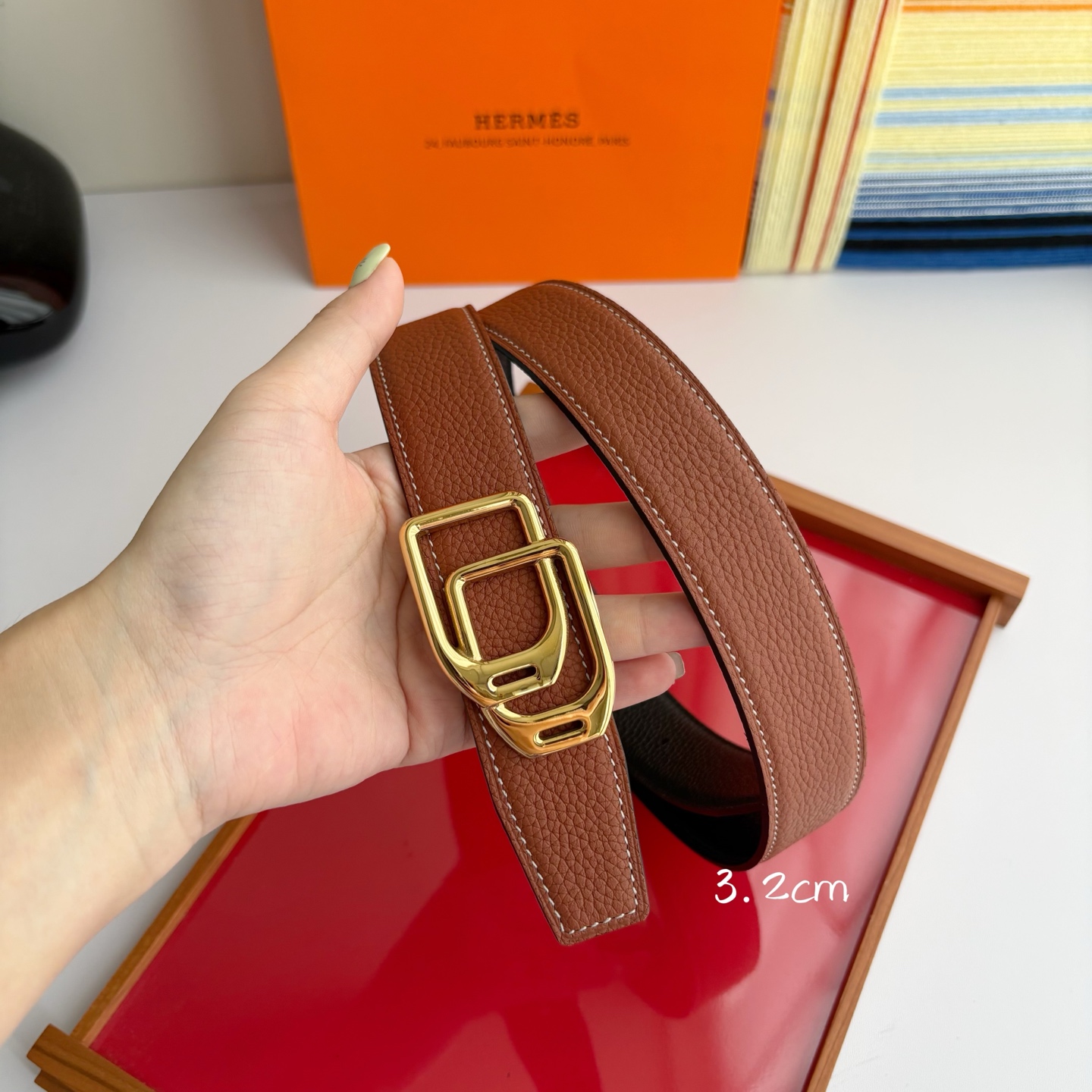 【爱马仕】Hermes 原单爱马仕，宽3.2cm进口原版皮带身，双面可两面用，精品电镀五金 ！