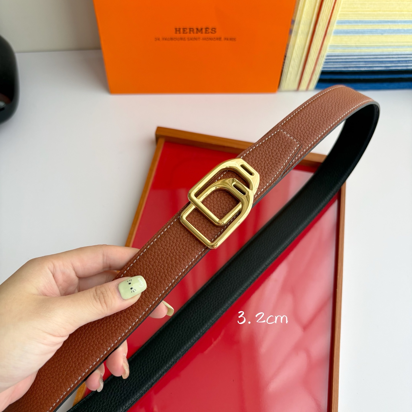 【爱马仕】Hermes 原单爱马仕，宽3.2cm进口原版皮带身，双面可两面用，精品电镀五金 ！