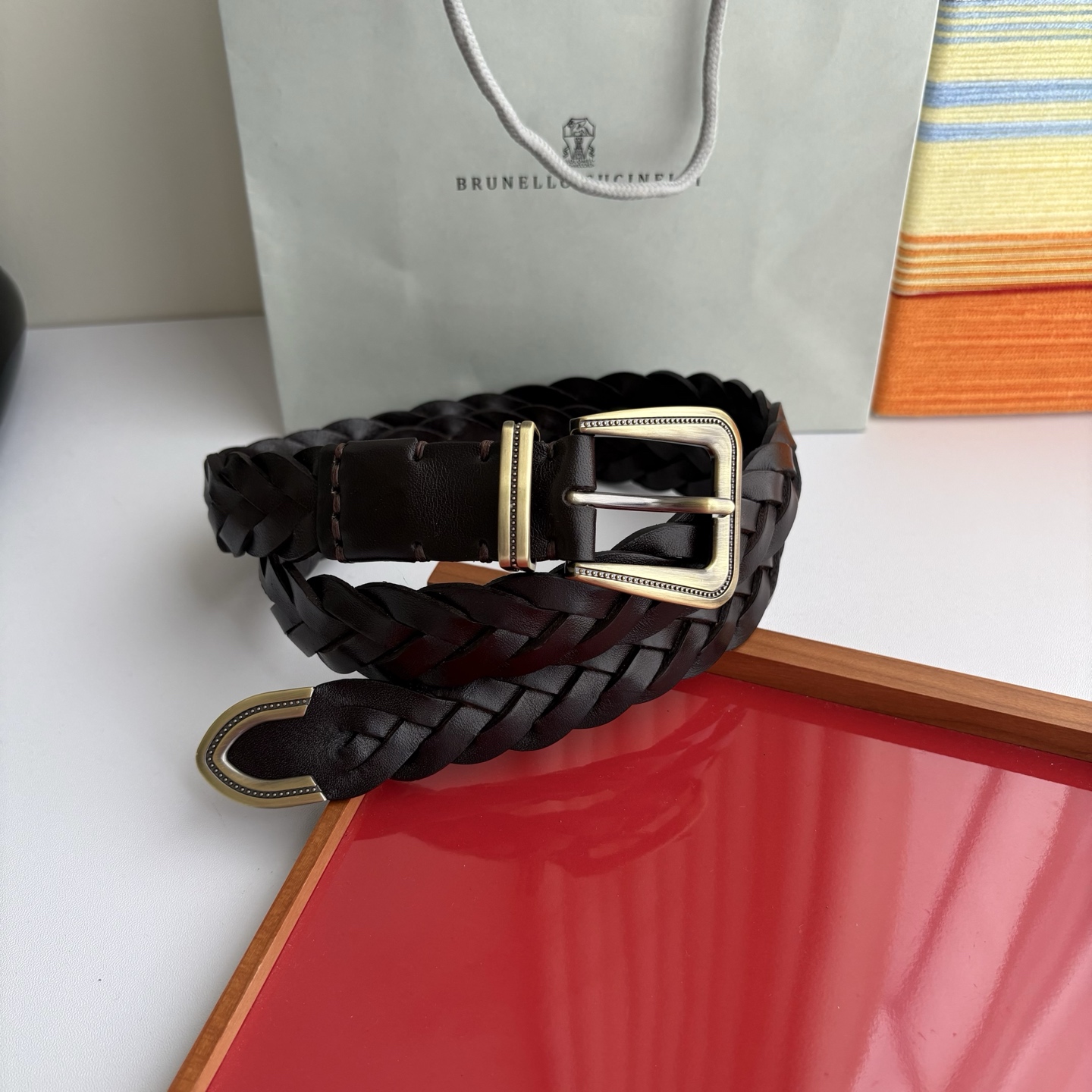 NO:882639,Original order Brunello Cucinelli adheres to the essence of Made in Italy, fine production, and constantly explores the true meaning of spirituality and beauty with the spirit of craftsman and poet's feelings. Width 3.0cm, belt, brunello cucinelli19860909原单 Brunello Cucinelli秉承着意大利制造的精髓,精品制作,以匠人精神和诗人情怀不断探索灵性与美的真谛.宽3.0cm,皮带,brunello cucinelli,Belt