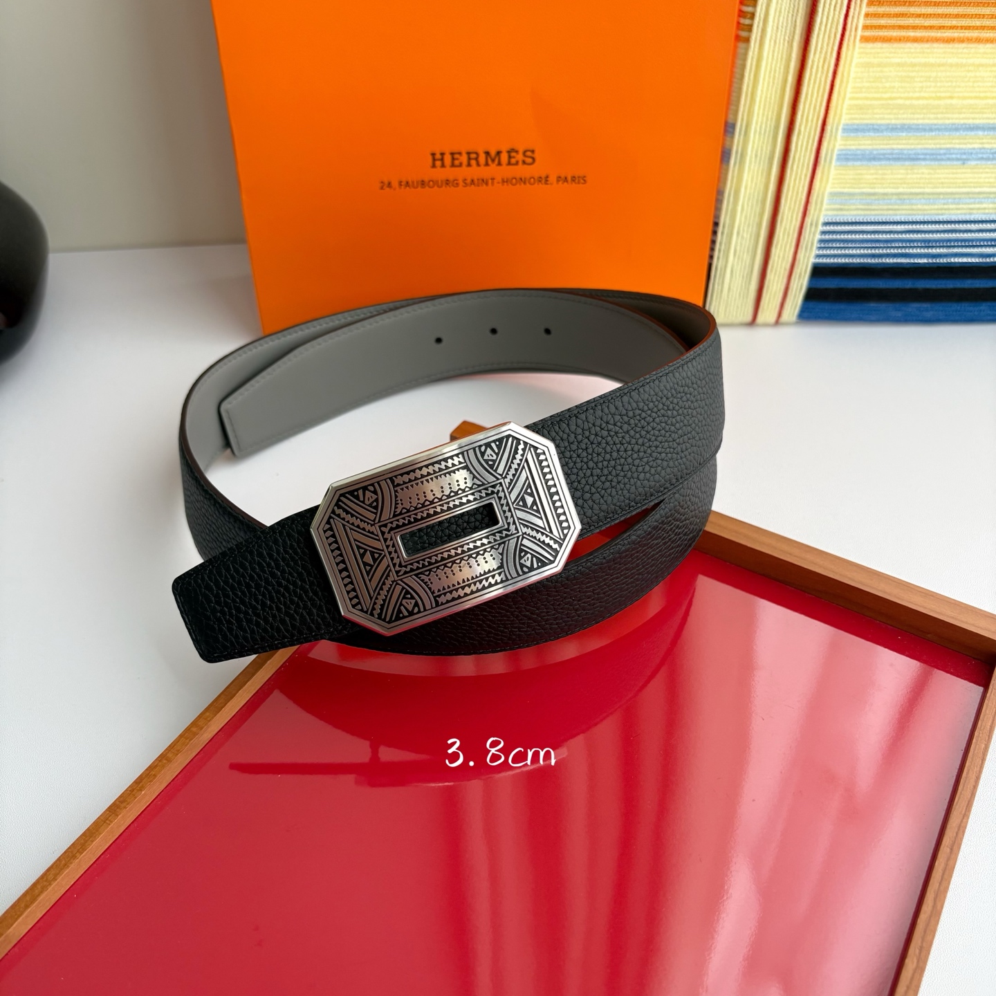 【爱马仕】Hermes 原单爱马仕，宽3.8cm进口原版皮带身，双面可两面用，精品电镀五金 ！