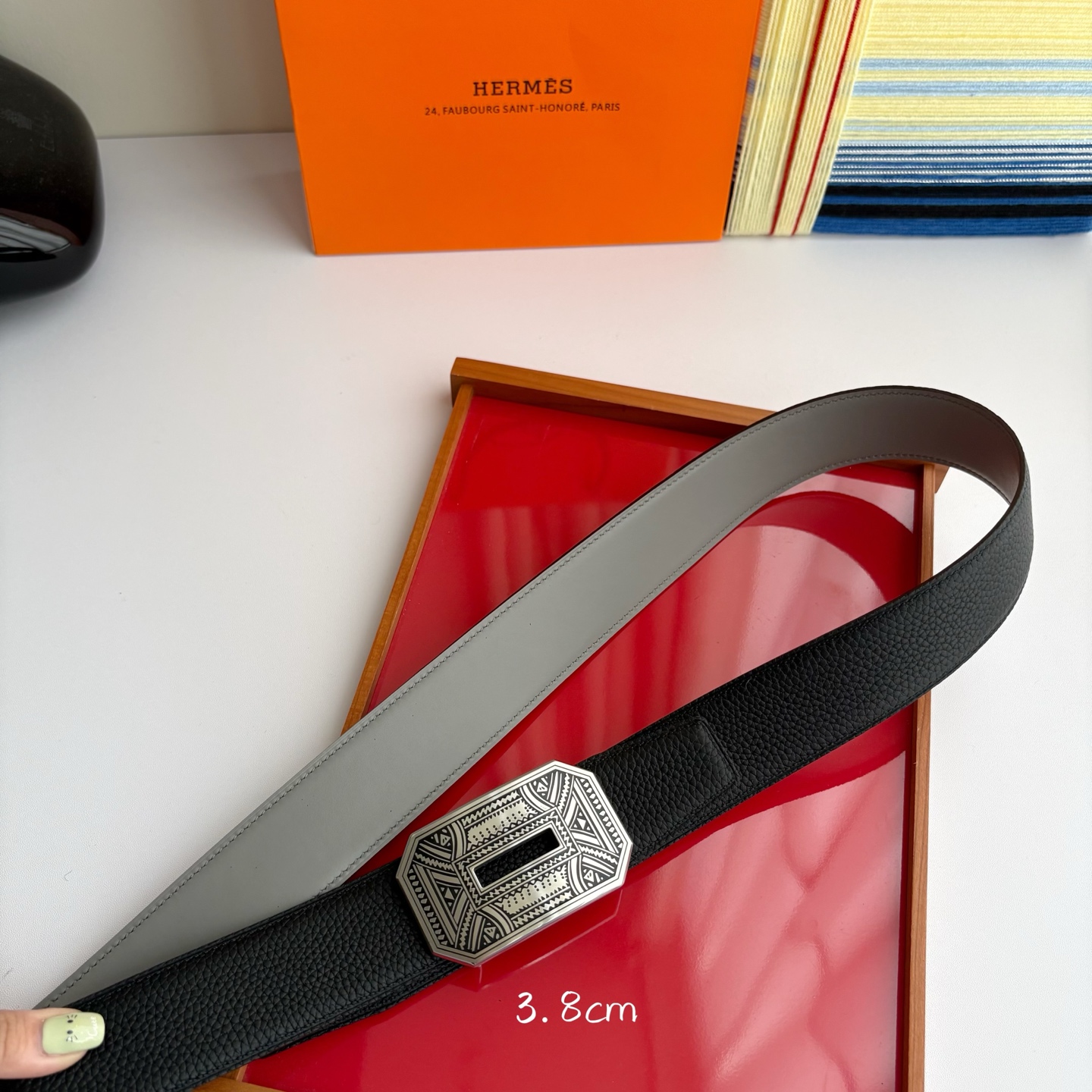 【爱马仕】Hermes 原单爱马仕，宽3.8cm进口原版皮带身，双面可两面用，精品电镀五金 ！