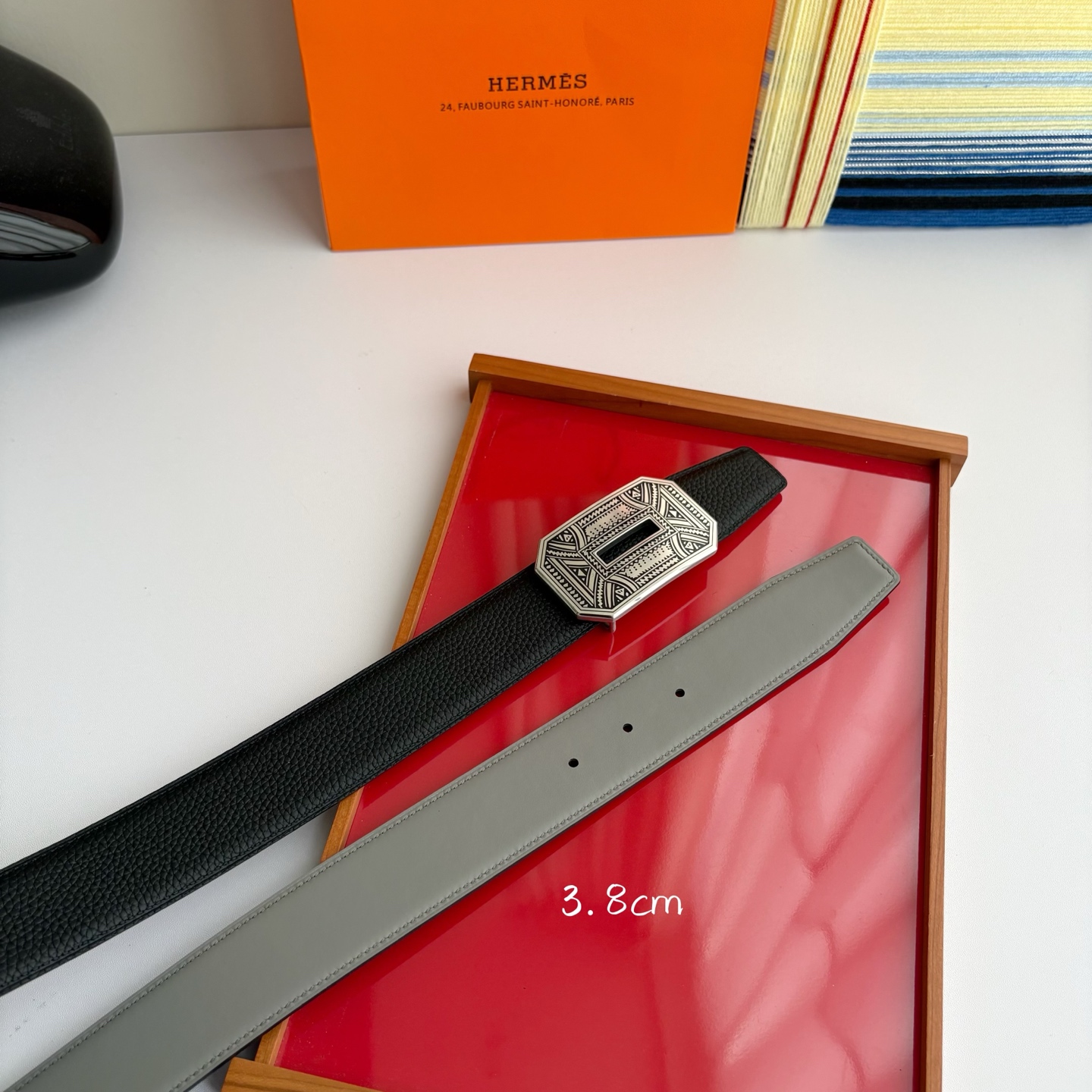 【爱马仕】Hermes 原单爱马仕，宽3.8cm进口原版皮带身，双面可两面用，精品电镀五金 ！